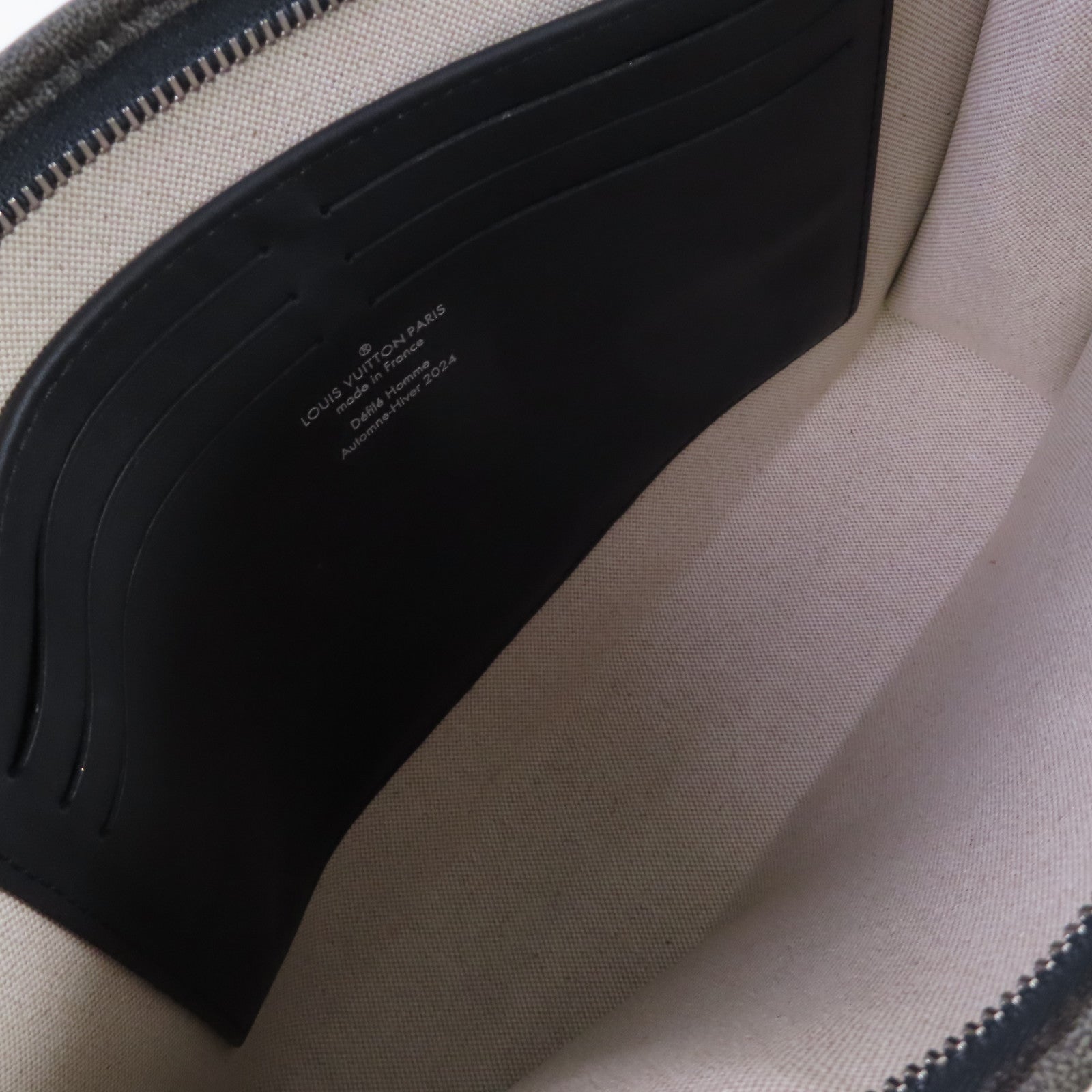 LOUIS VUITTON 【激減優惠】Brushed Monogram Pochette Voyage MM Pouch手拿包黑色