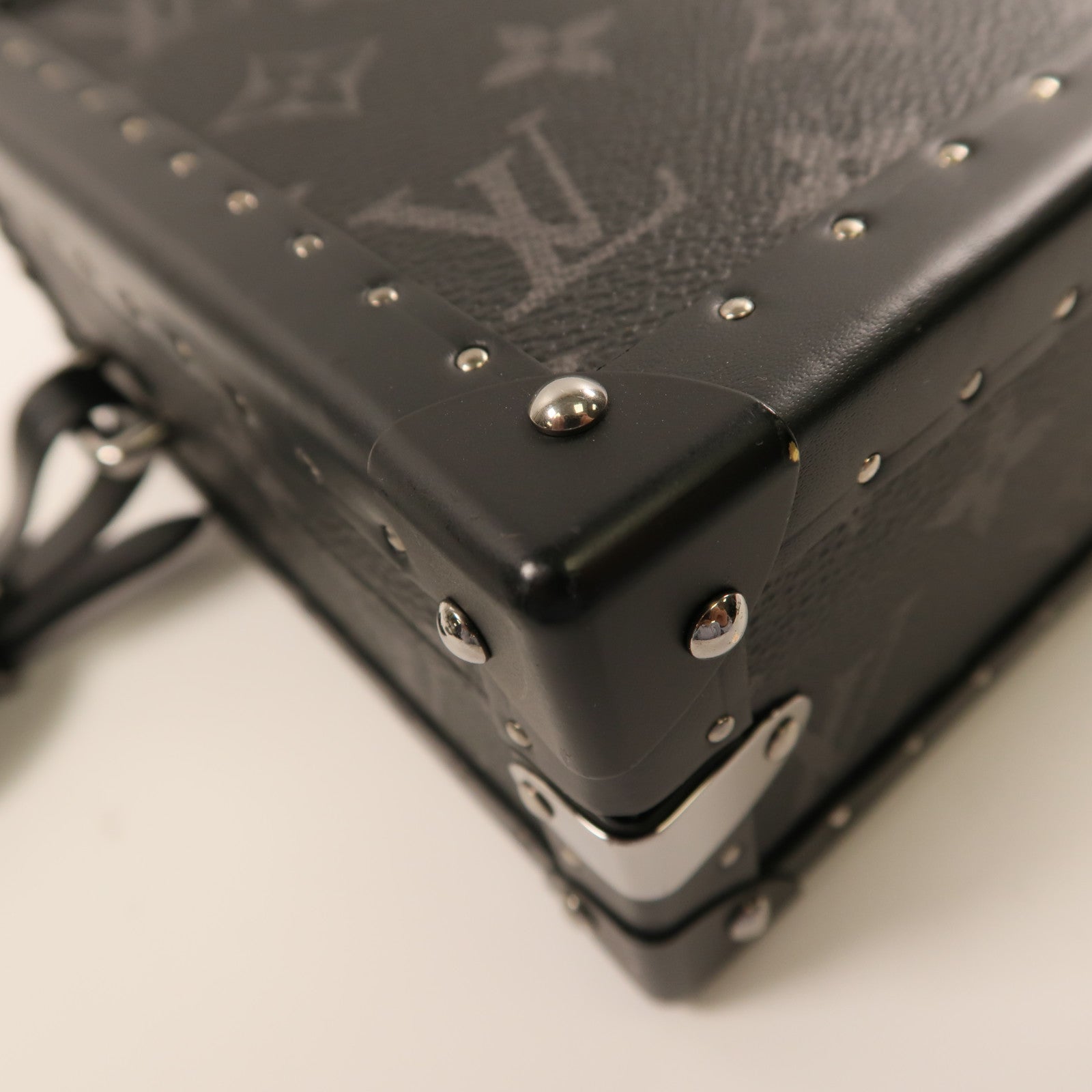 LOUIS VUITTON Monogram Eclipse Clutch Box銀扣肩背袋黑色
