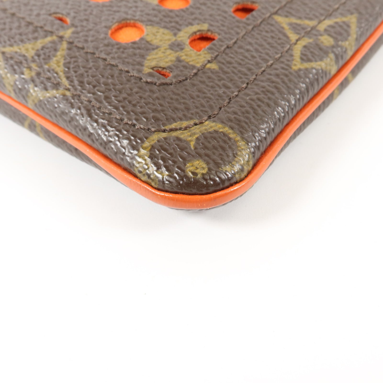 LOUIS VUITTON Monogram Perforated Pochette Plat金扣小袋