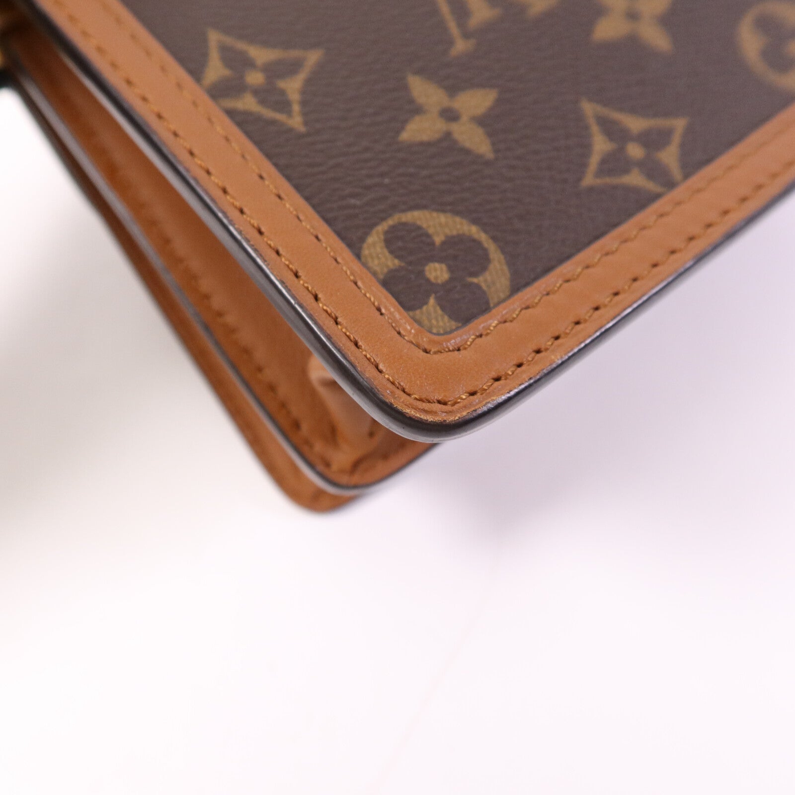 LOUIS VUITTON 【激減優惠】Monogram Reverse Mini Dauphine 金扣肩背袋