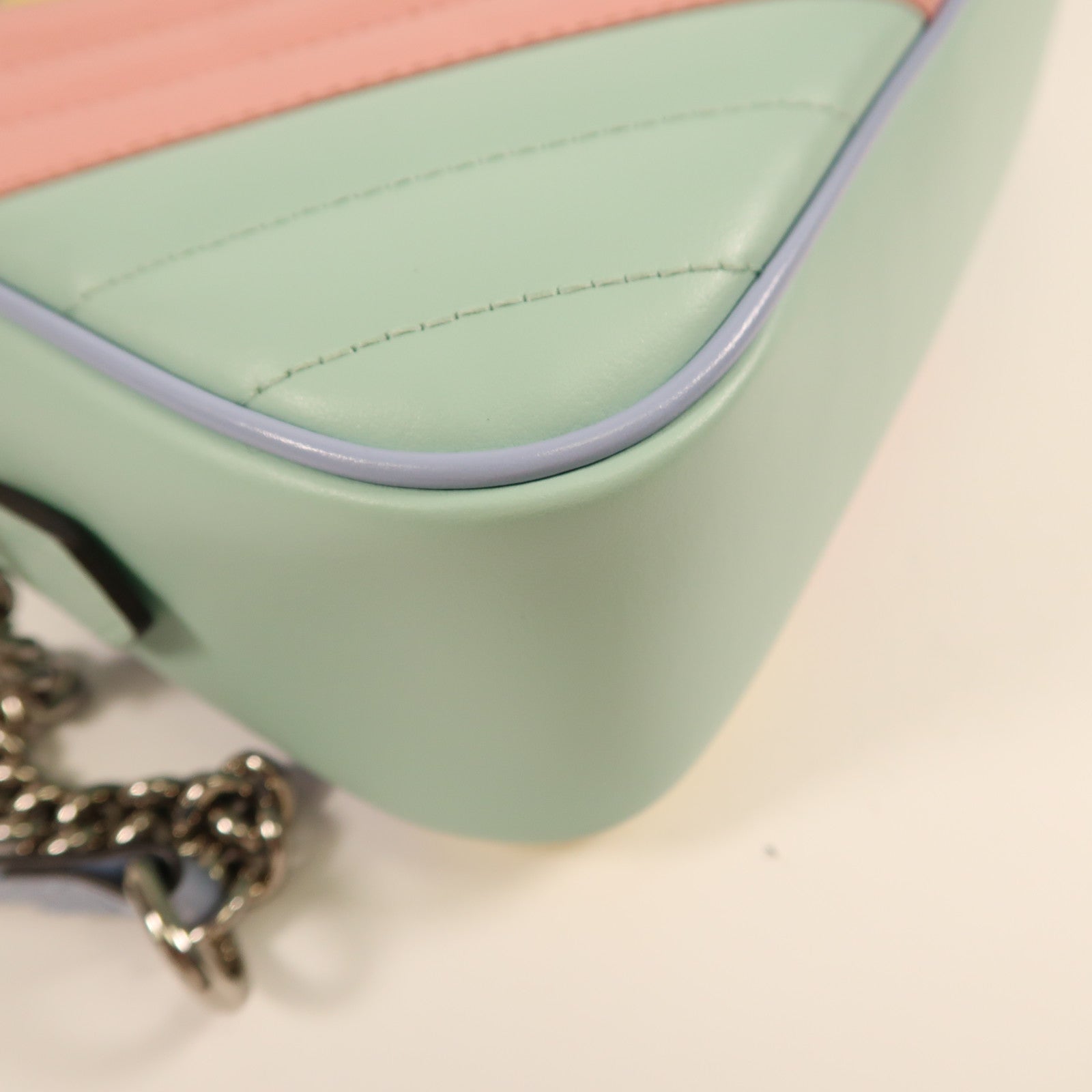 GUCCI 羊皮皮革GG Marmont銀扣鏈帶肩背袋