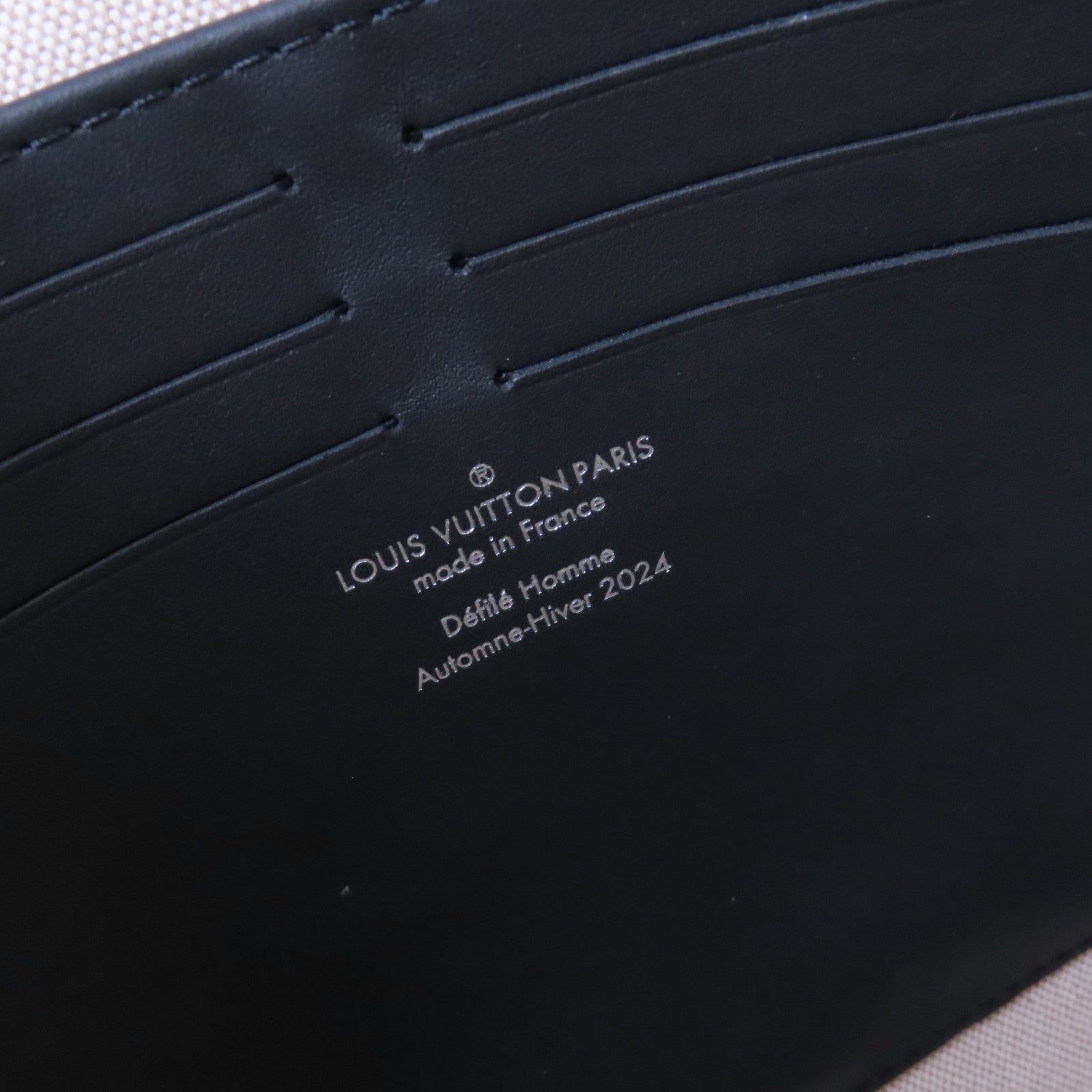 LOUIS VUITTON 【激減優惠】Brushed Monogram Pochette Voyage MM Pouch手拿包黑色