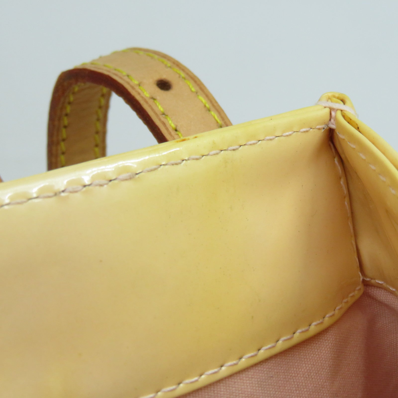 LOUIS VUITTON 【激減優惠】Monogram Vernis Biscayne Bay GM金扣肩背袋米色