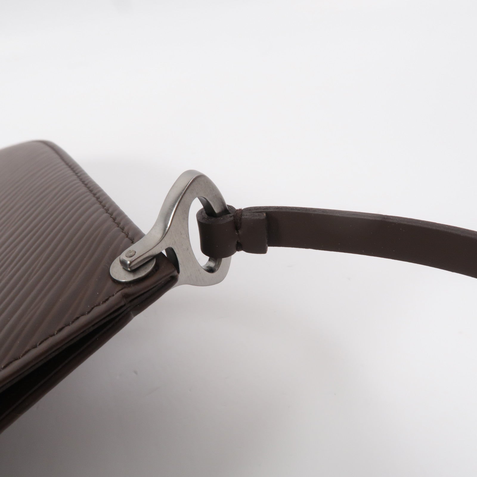 LOUIS VUITTON Epi Pochette Demi Lune肩背袋
