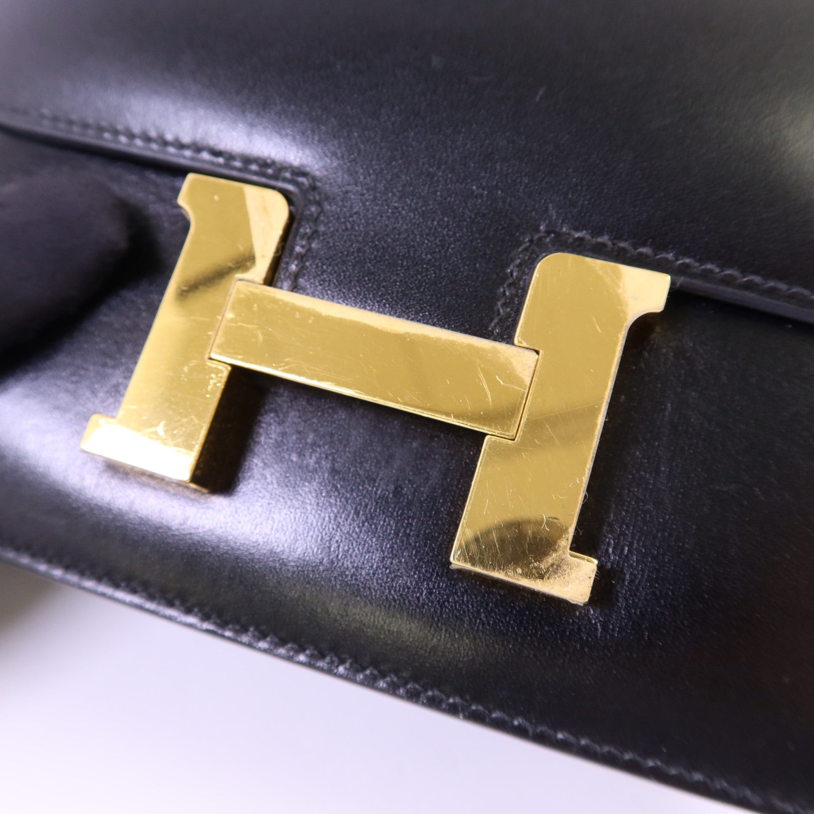 HERMES Box Calf皮革Constance Mini金扣肩背袋Noir