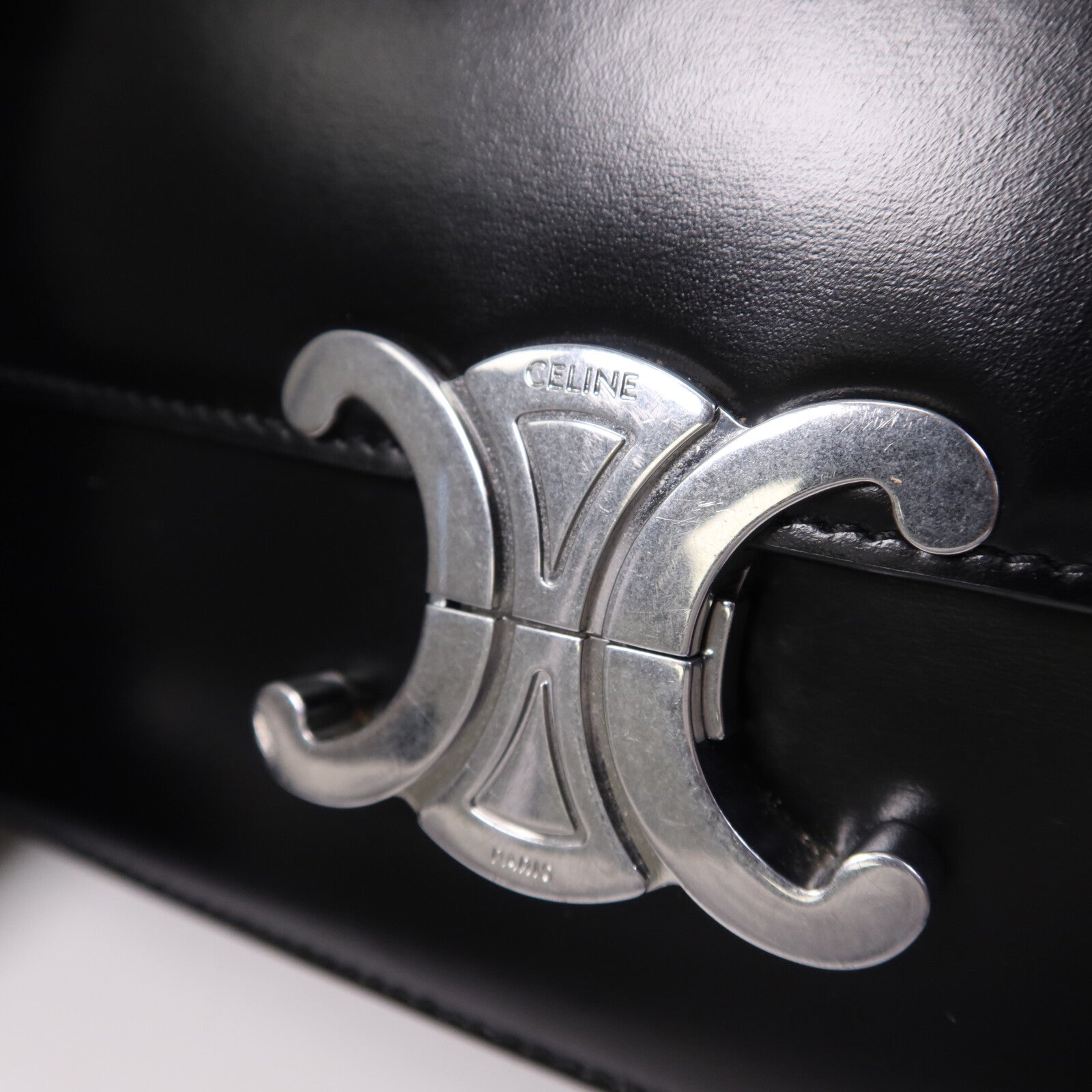 CELINE 牛皮皮革Teen Troimphe銀扣肩背袋