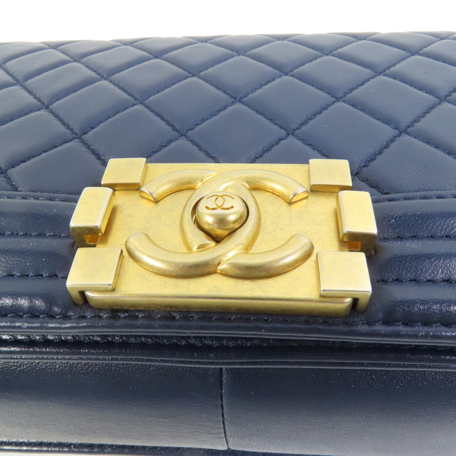 CHANEL 羊皮皮革Boy 25金扣鏈帶肩背袋