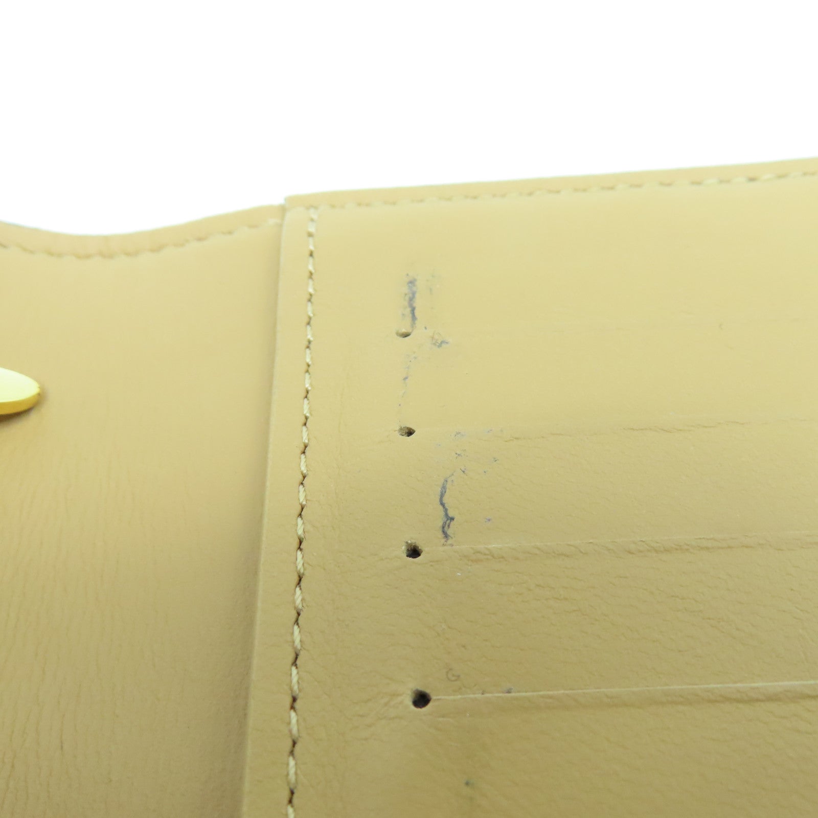 LOUIS VUITTON 【激減優惠】Taurillon皮革Capucines金扣長錢包黑色