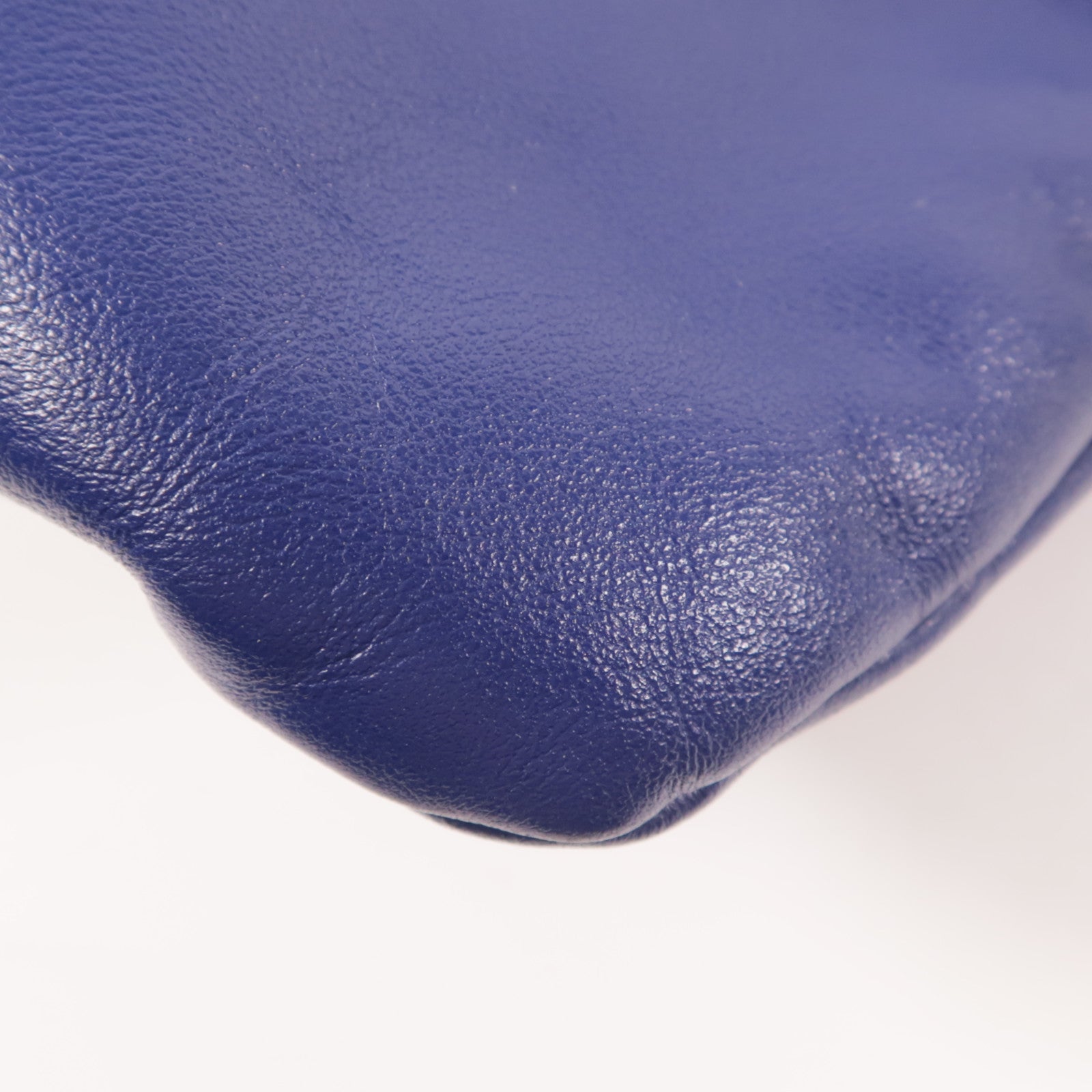 Miu Miu 牛皮皮革Shoulder Bag金扣肩背袋