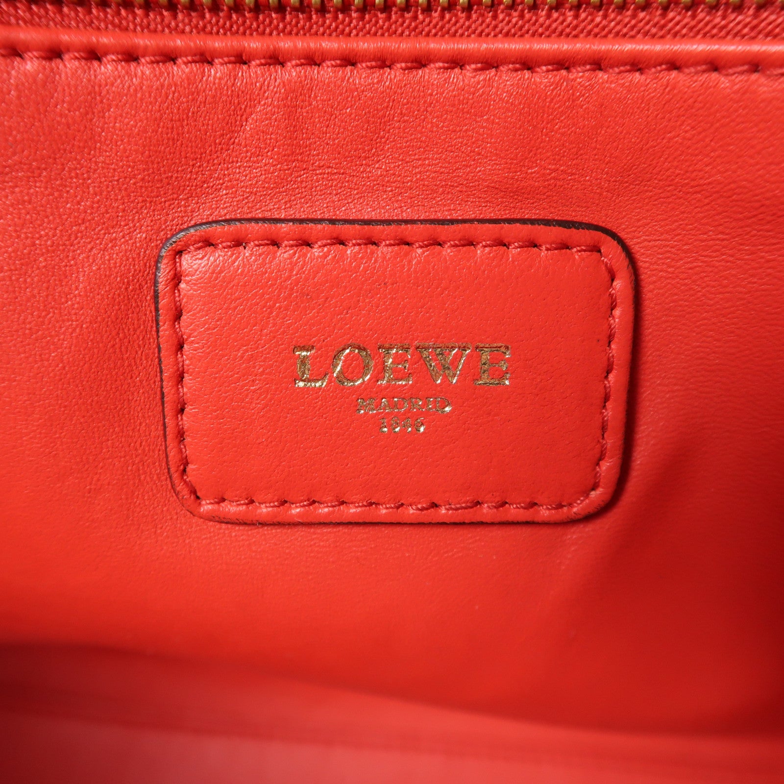 LOEWE 牛皮皮革Handbag金扣手挽袋/肩背袋