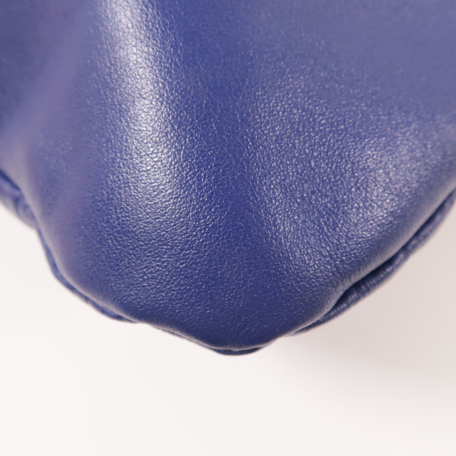 Miu Miu 牛皮皮革Shoulder Bag金扣肩背袋