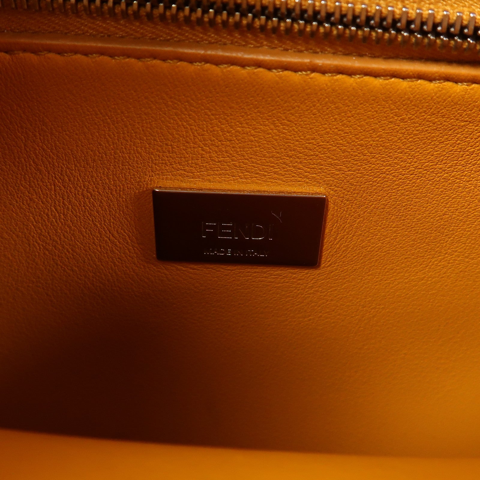 FENDI 牛皮皮革Peekaboo銀扣手挽肩背兩用袋