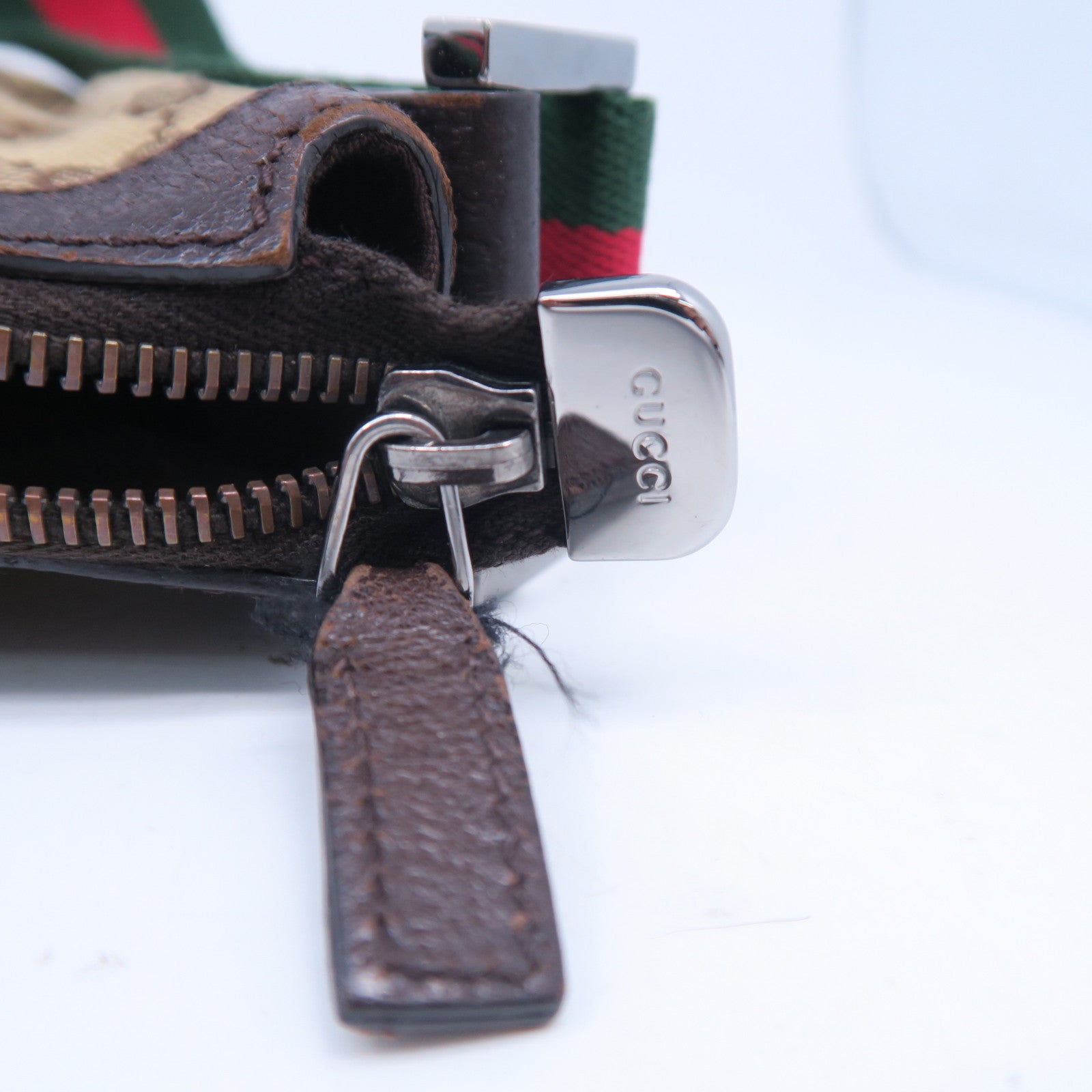 GUCCI 帆布Shoulder Bag銀扣肩背袋啡色