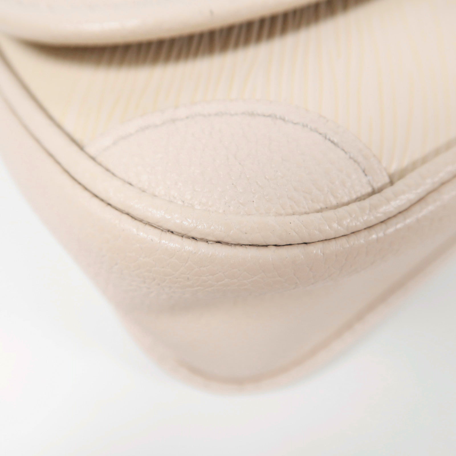 LOUIS VUITTON Epi Buci銀扣肩背袋米色