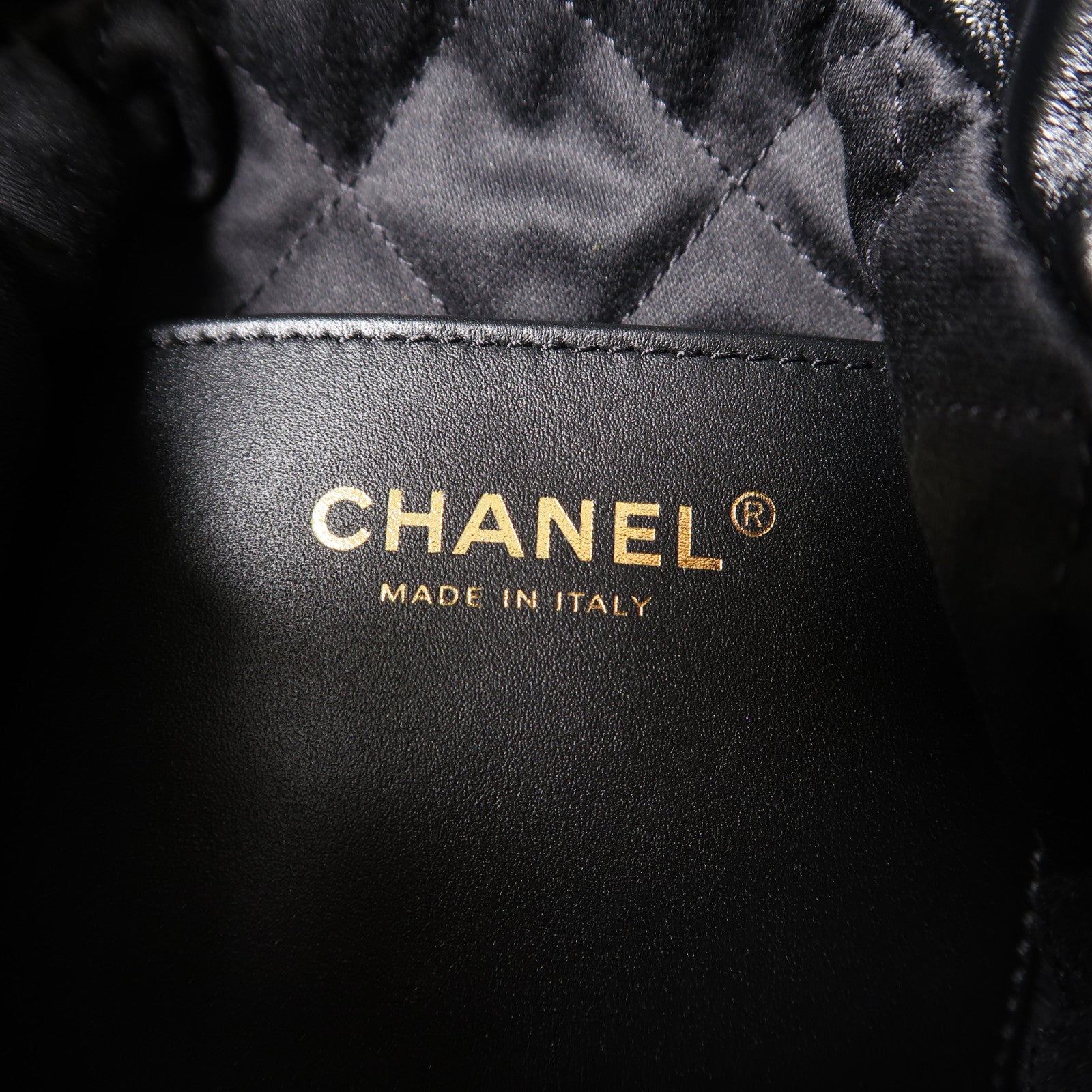CHANEL 菱格牛皮皮革Mini 22金扣鏈帶肩背袋黑色