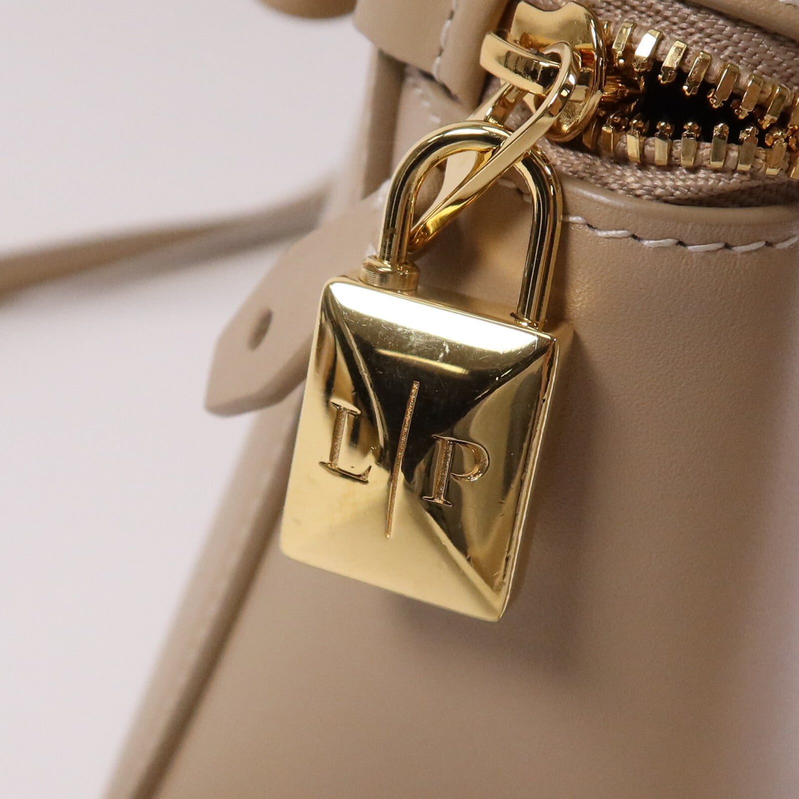 Loro Piana 牛皮皮革Loro Piana L27金扣手挽肩背兩用袋