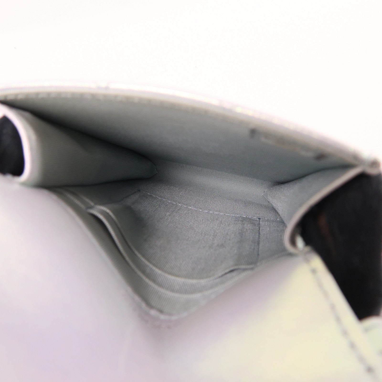 CHANEL 皮革Phone Holder銀扣鏈帶肩背袋