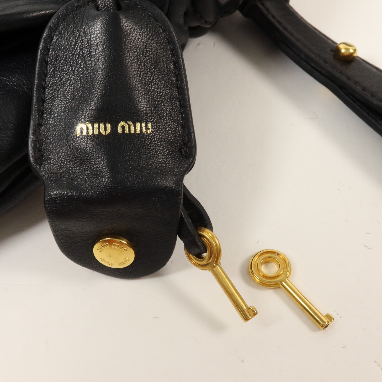 Miu Miu 羊皮皮革Coffer Bag肩背袋