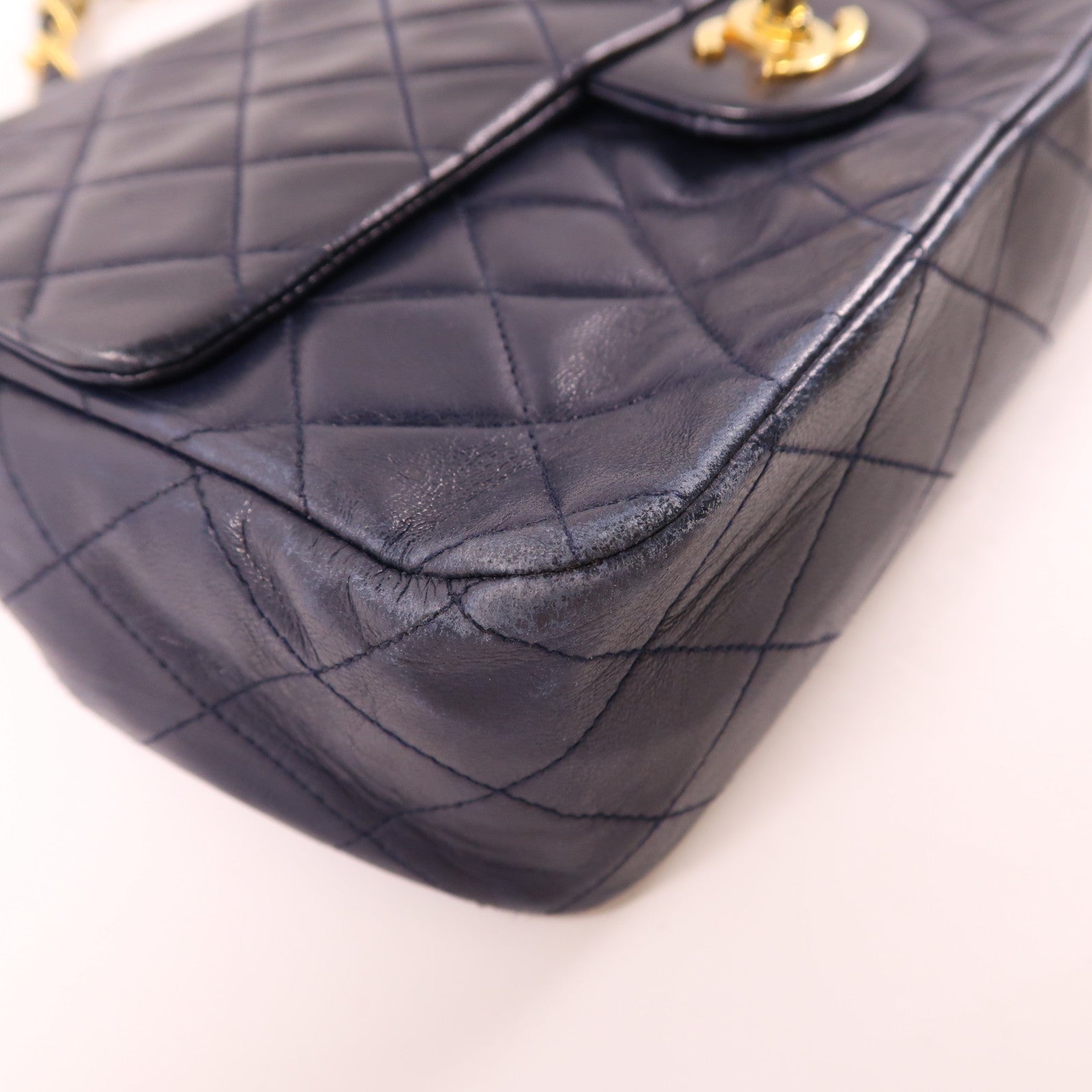CHANEL 羊皮皮革Handbag金扣手挽袋深藍色