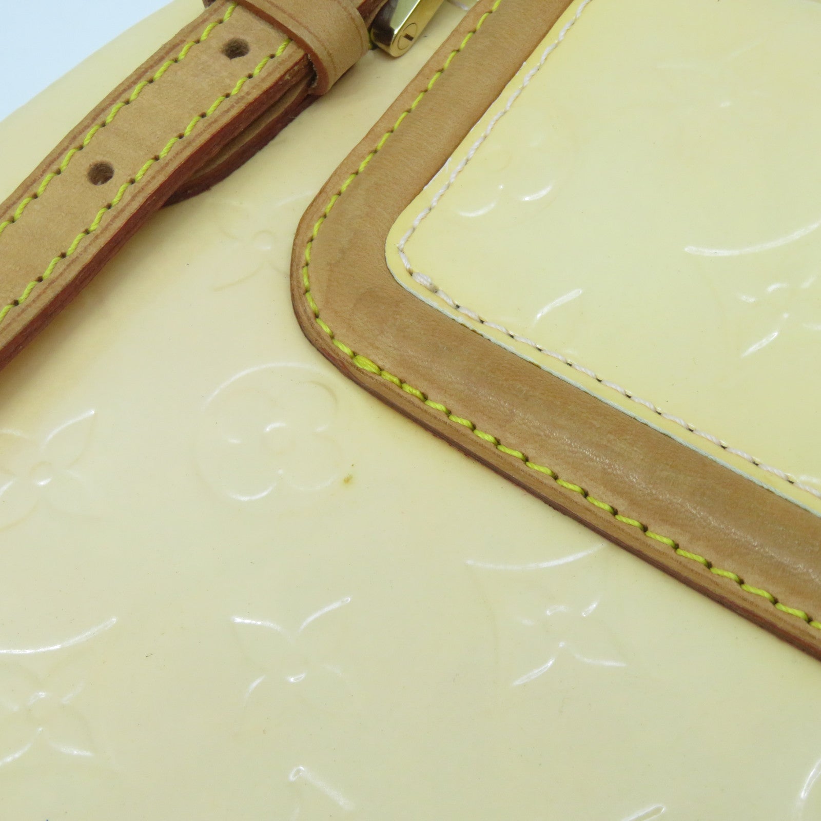 LOUIS VUITTON 【激減優惠】Monogram Vernis Biscayne Bay GM金扣肩背袋米色