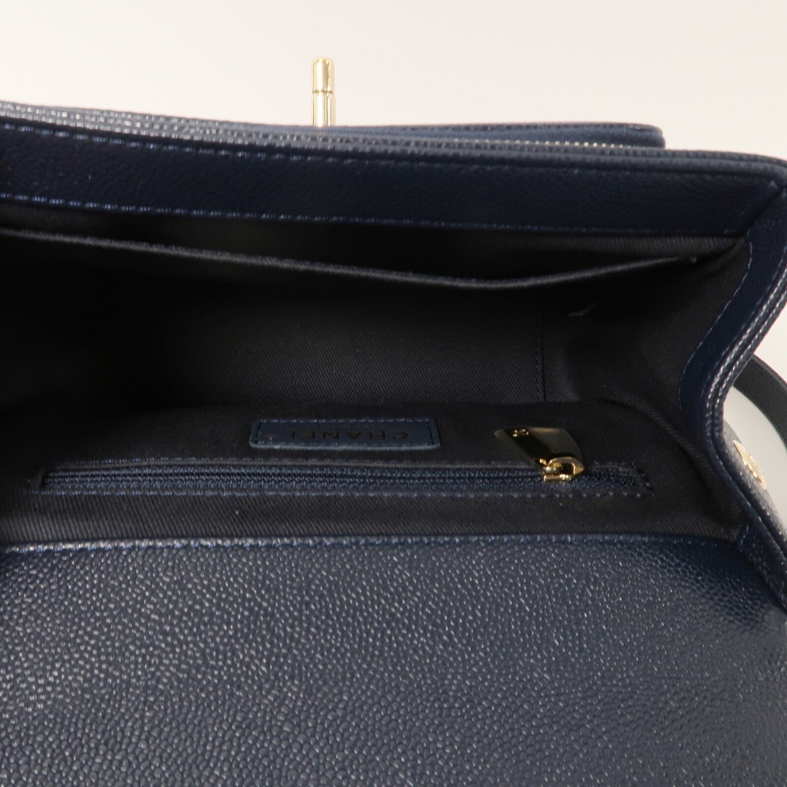 CHANEL 牛皮皮革Bussiness Affinity Small鏈帶手挽肩背兩用袋