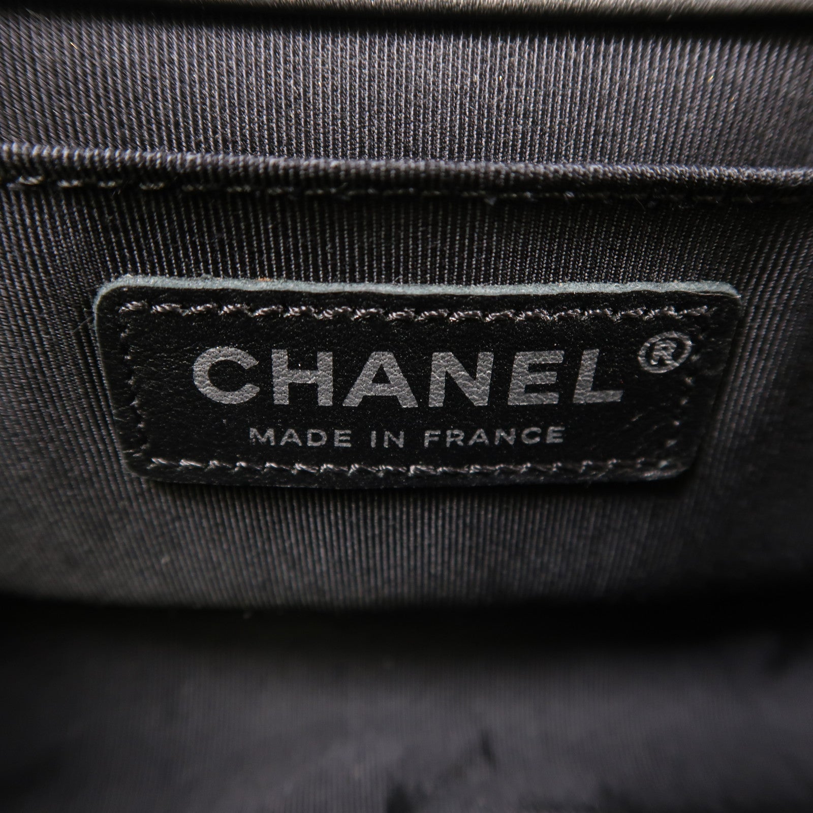 CHANEL 皮革Boy 20銀扣鏈帶肩背袋