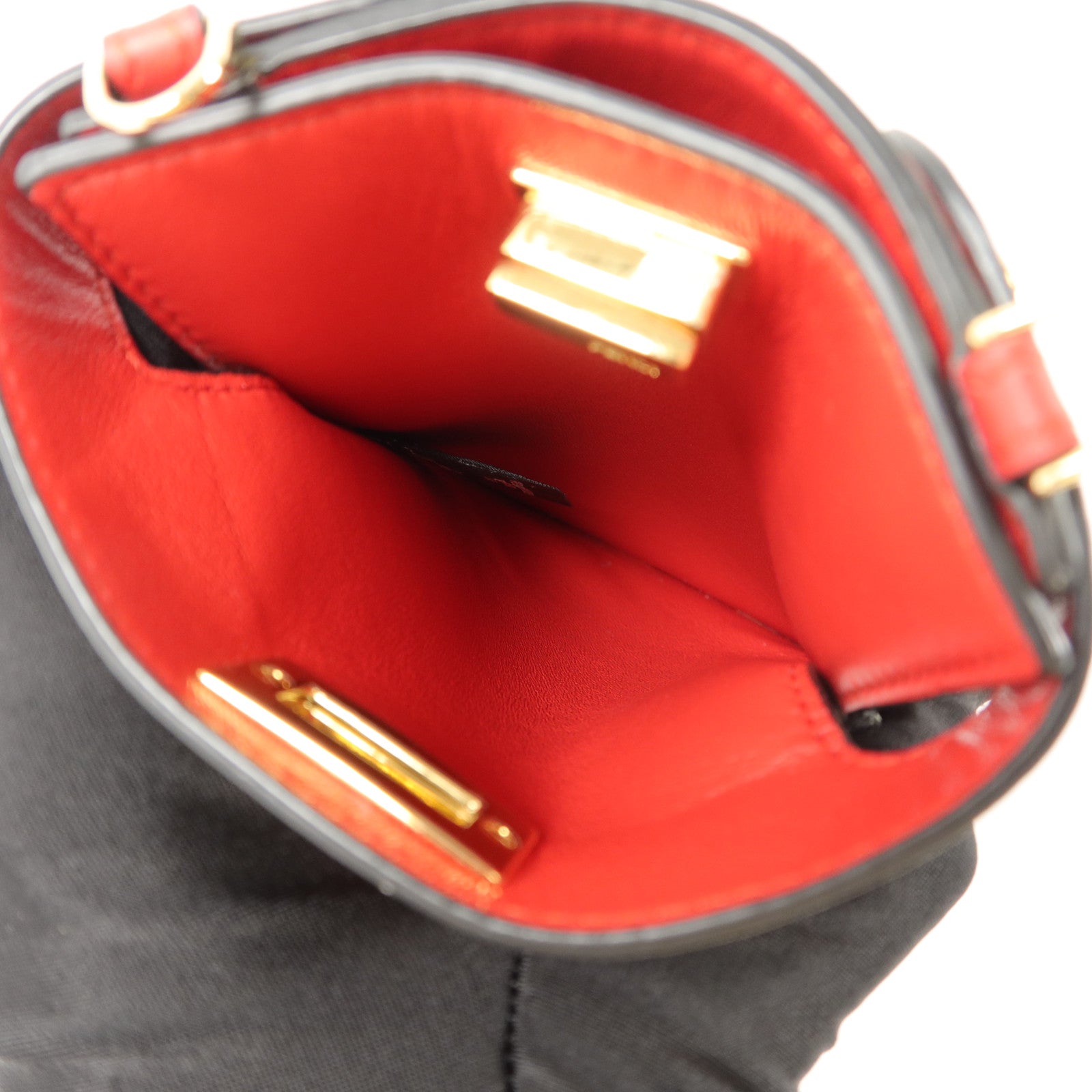 FENDI 牛皮皮革Peekaboo Phone Pouch電話肩背袋