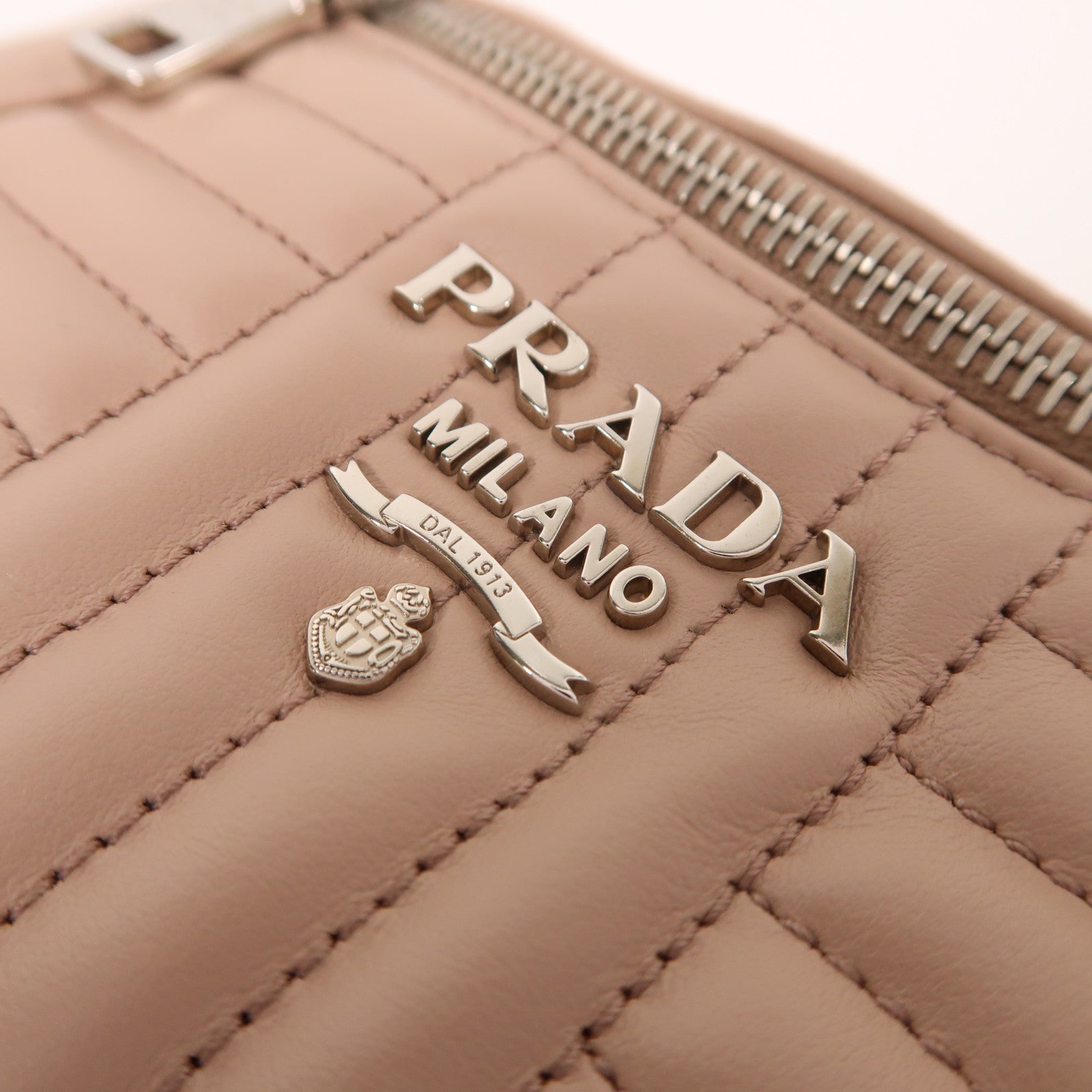 PRADA 牛皮皮革Chain Shoulder銀扣鏈帶肩背袋/腰包