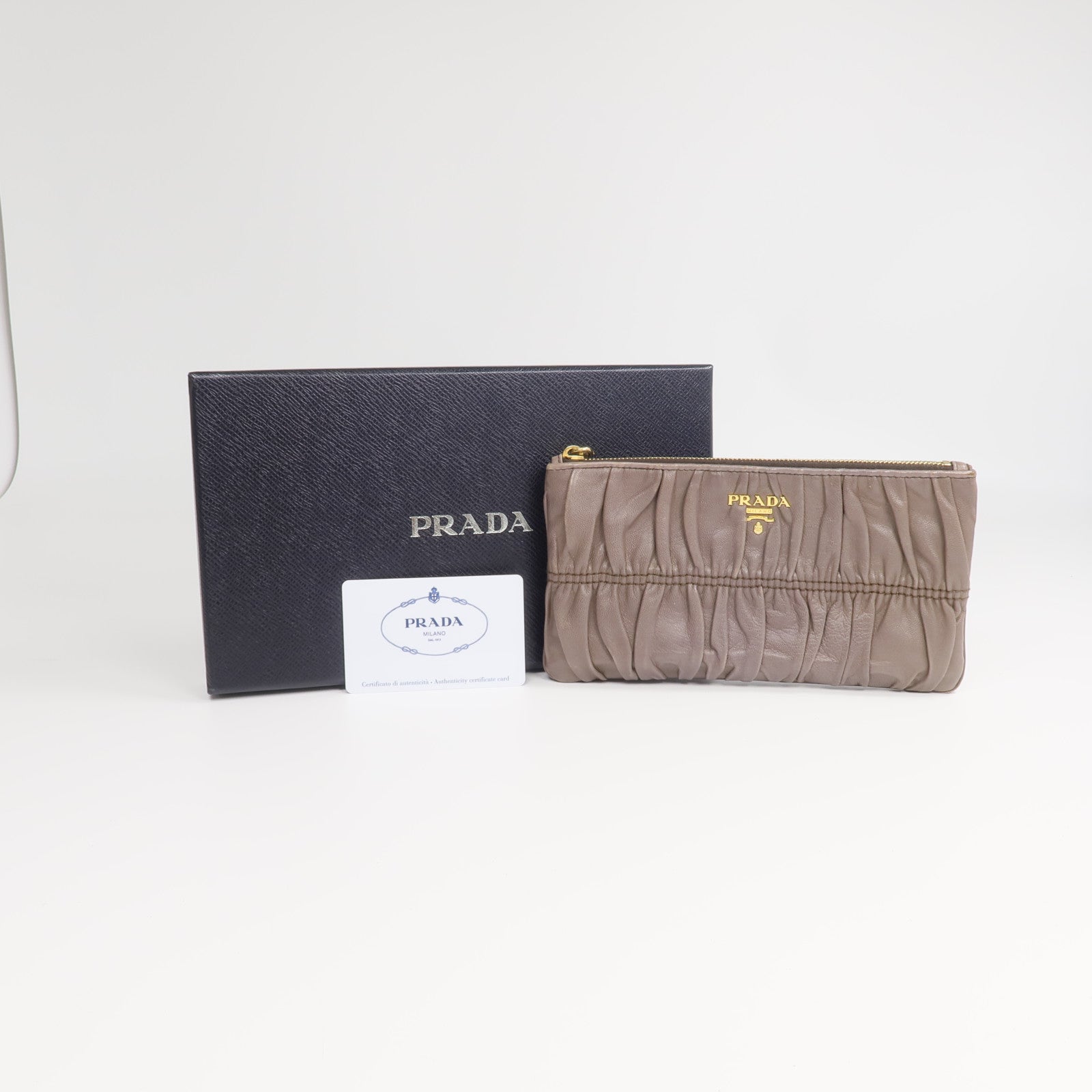 PRADA 牛皮皮革Pouch手拿包