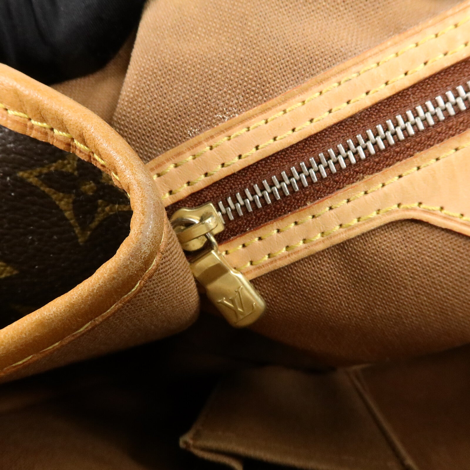 LOUIS VUITTON Monogram Batignolles肩背袋