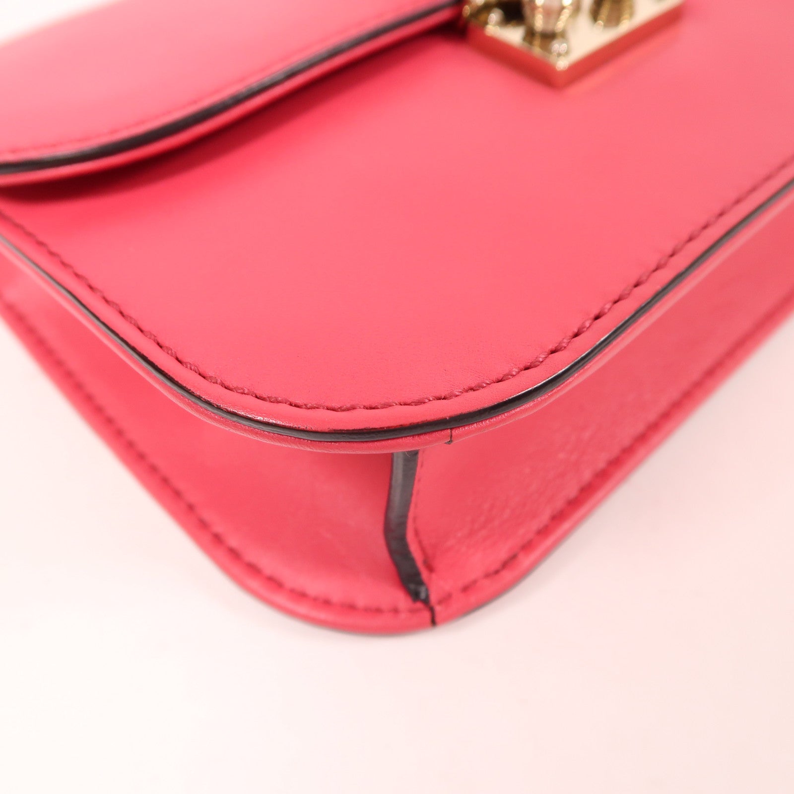 Valentino 皮革Chain Shoulder金扣鏈帶肩背袋