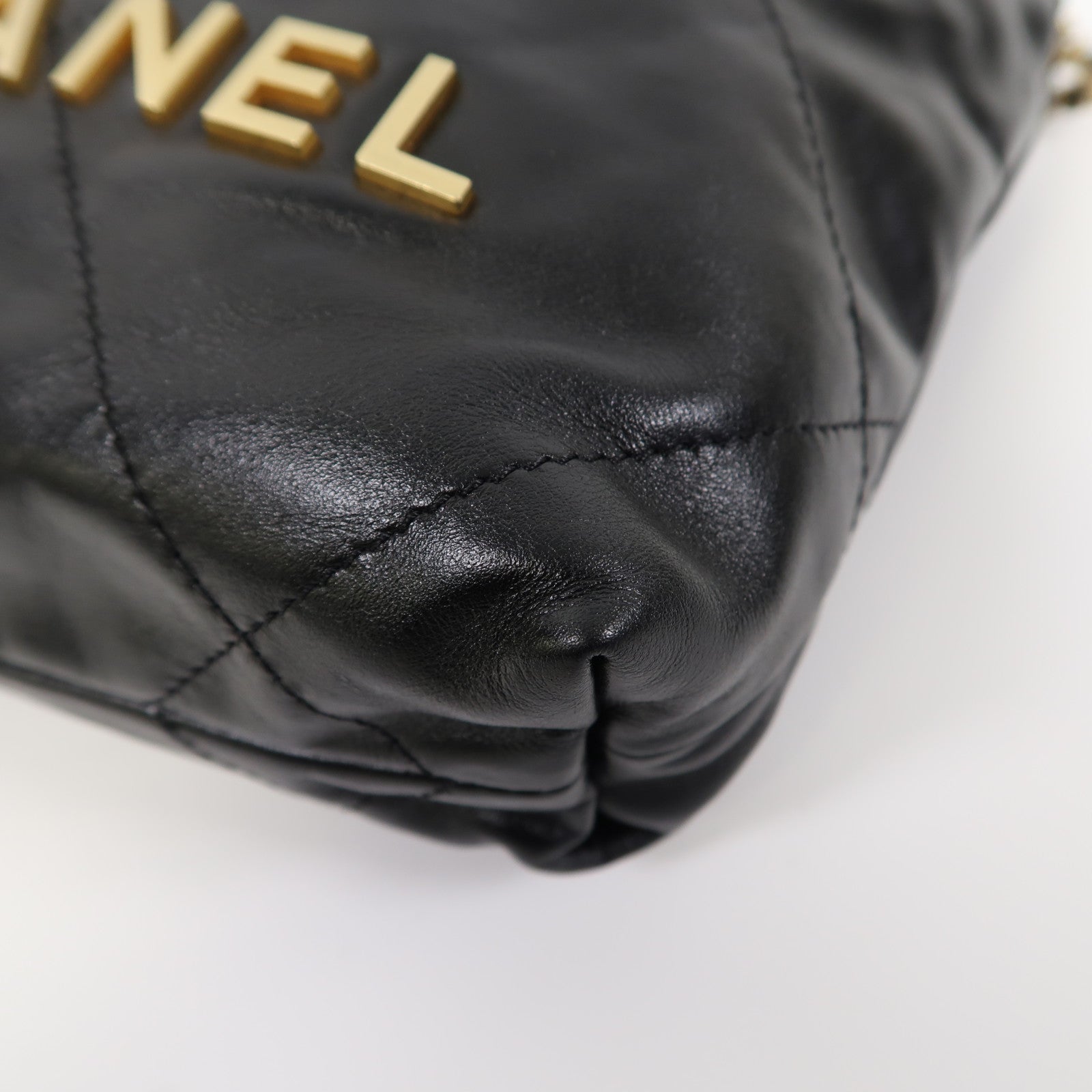 CHANEL 菱格牛皮皮革Mini 22鏈帶肩背袋黑色