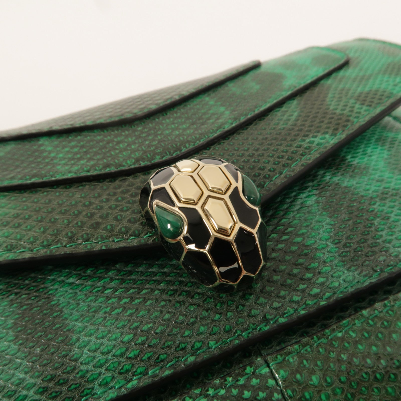BVLGARI 蜥蝪皮革Serpenti Forever East West鏈帶肩背袋
