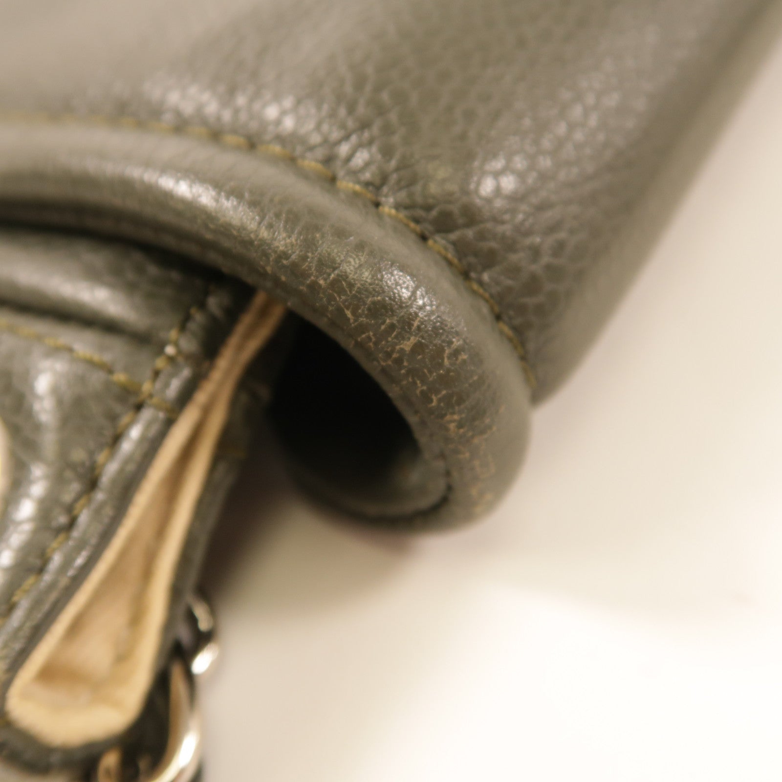 CHANEL 牛皮皮革Shoulder Bag銀扣鏈帶肩背袋