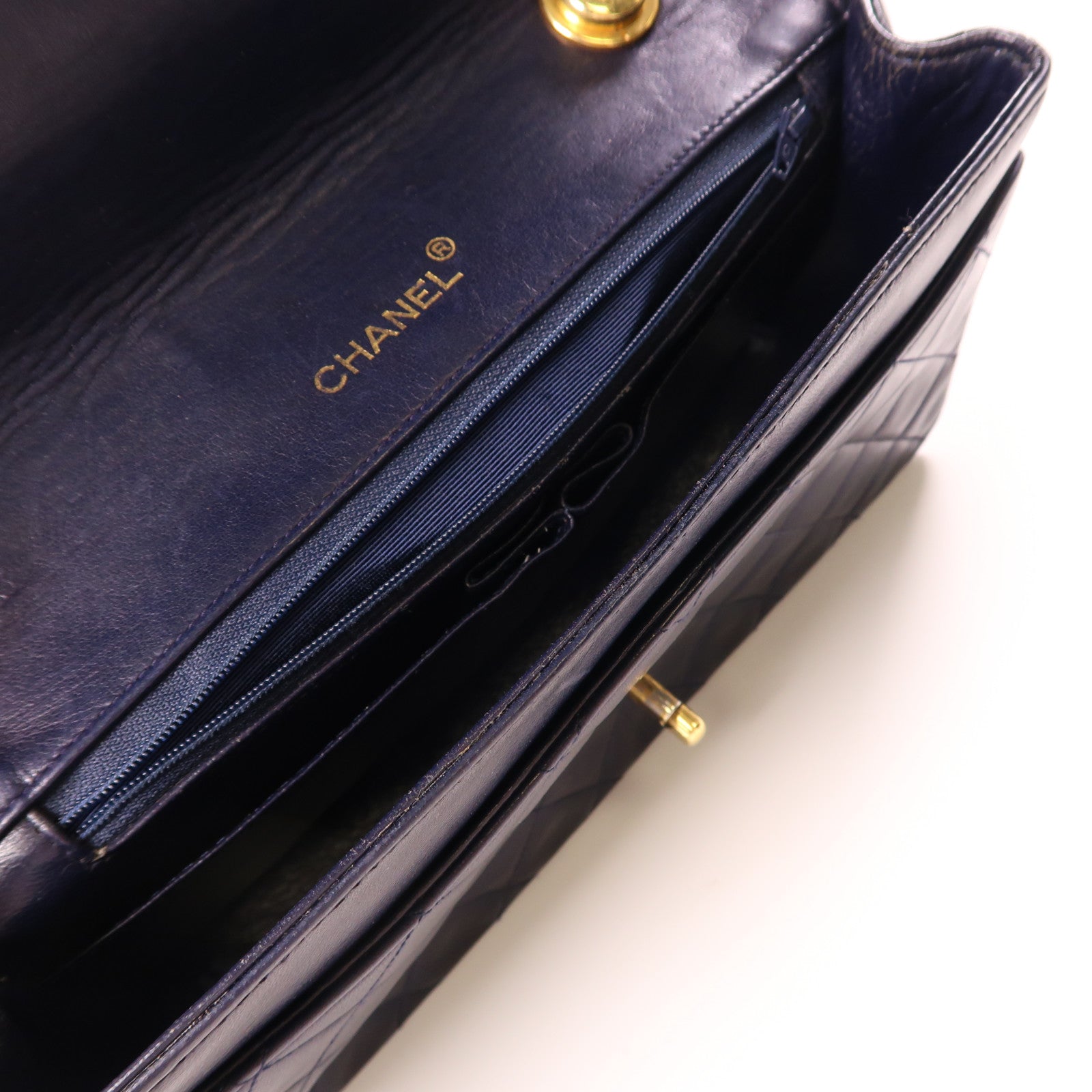 CHANEL 羊皮皮革Handbag金扣手挽袋深藍色