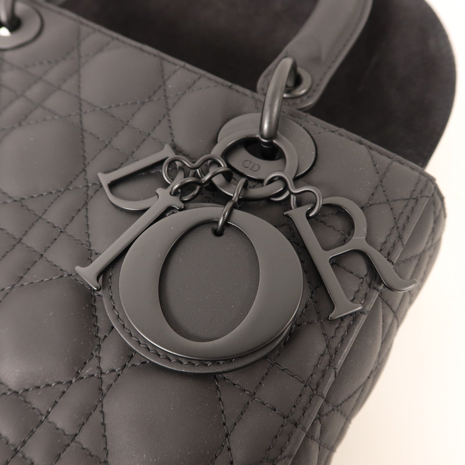 Dior 牛皮皮革Lady Dior Medium手挽肩背兩用袋