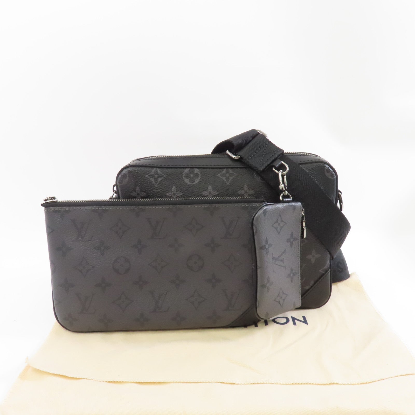 LOUIS VUITTON Monogram Eclipse Trio  Messenger銀扣肩背袋黑色
