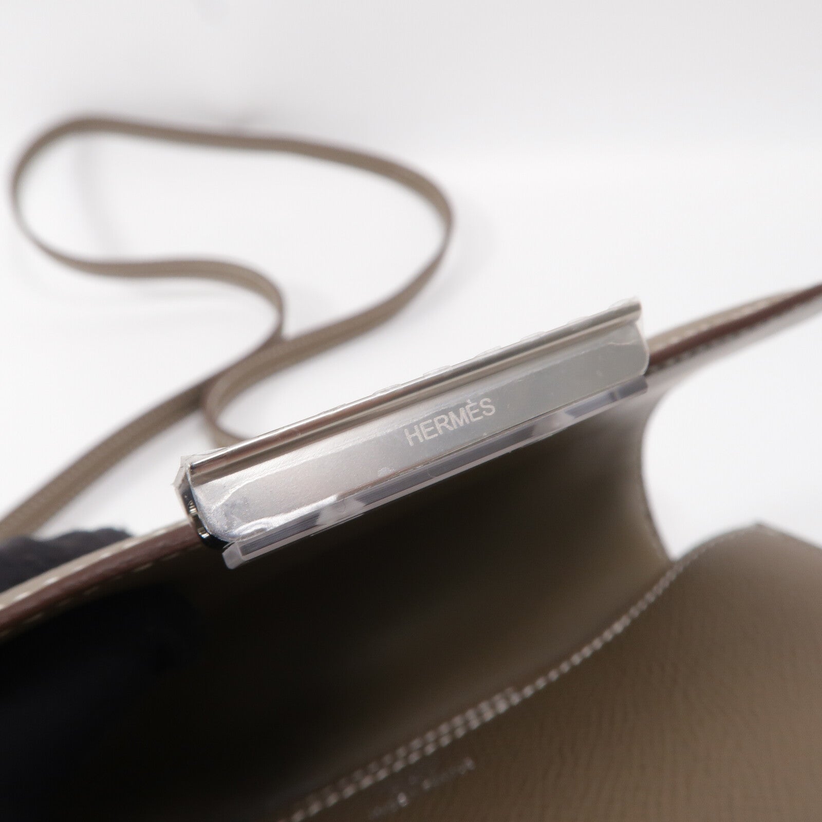 HERMES Epsom皮革Constance Mini肩背袋Etoupe