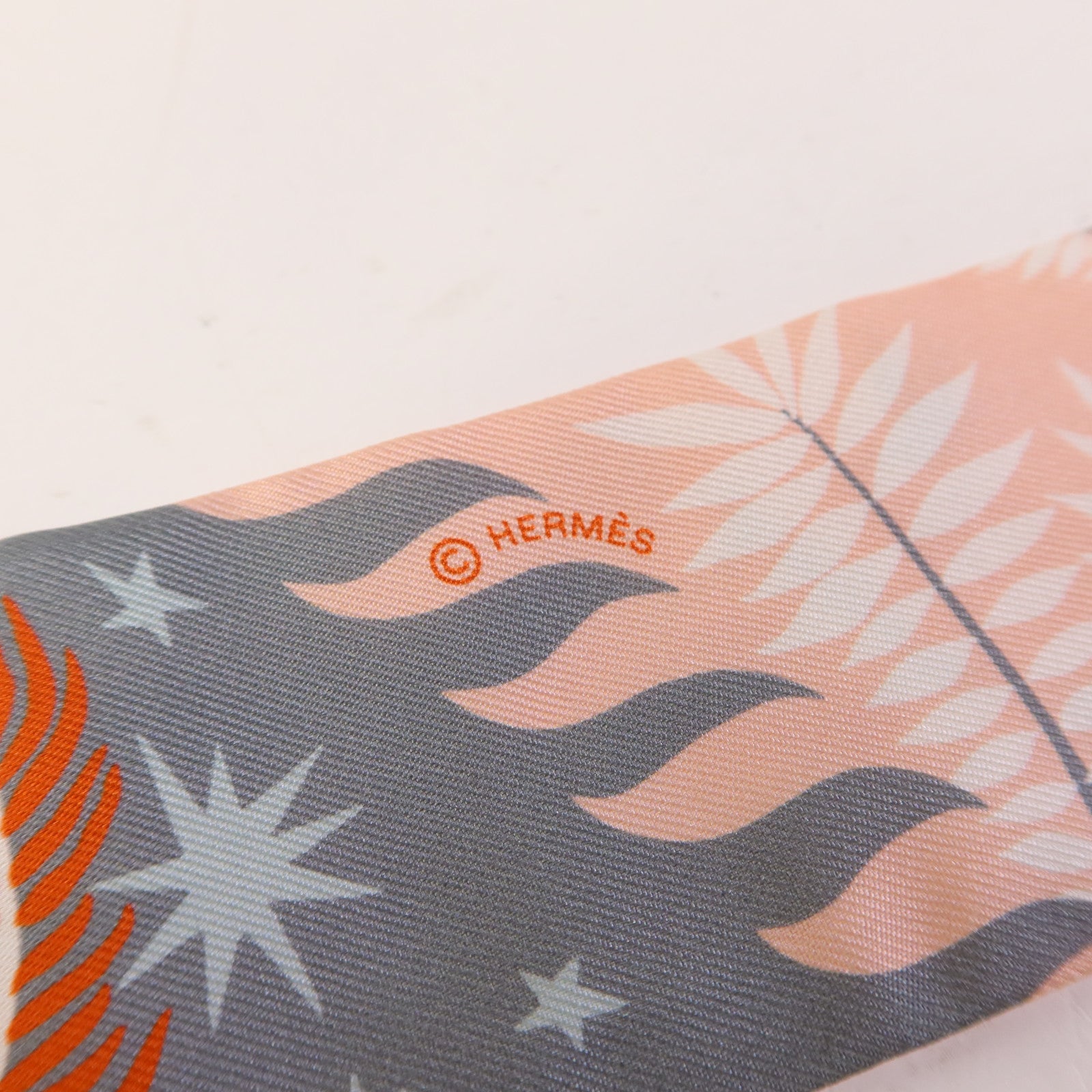 HERMES 絲質Twilly絲巾Grey/Pink