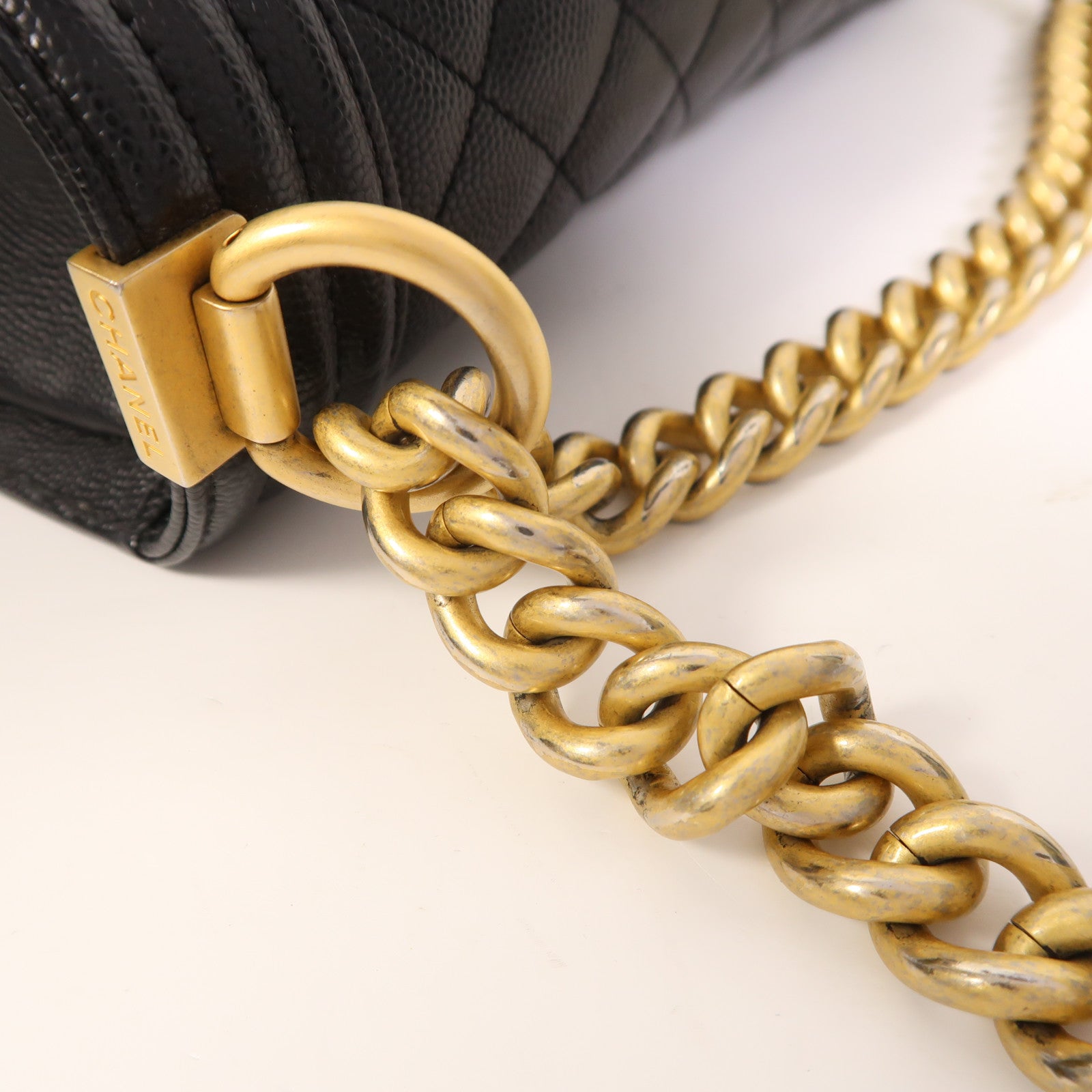 CHANEL 牛皮皮革Boy 25金扣鏈帶肩背袋