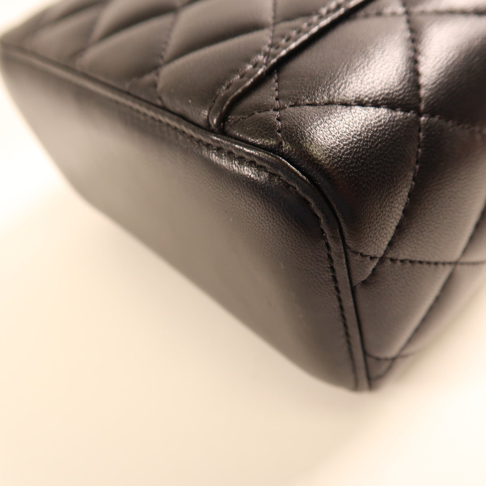 CHANEL 羊皮皮革Vanity Case金扣鏈帶肩背袋