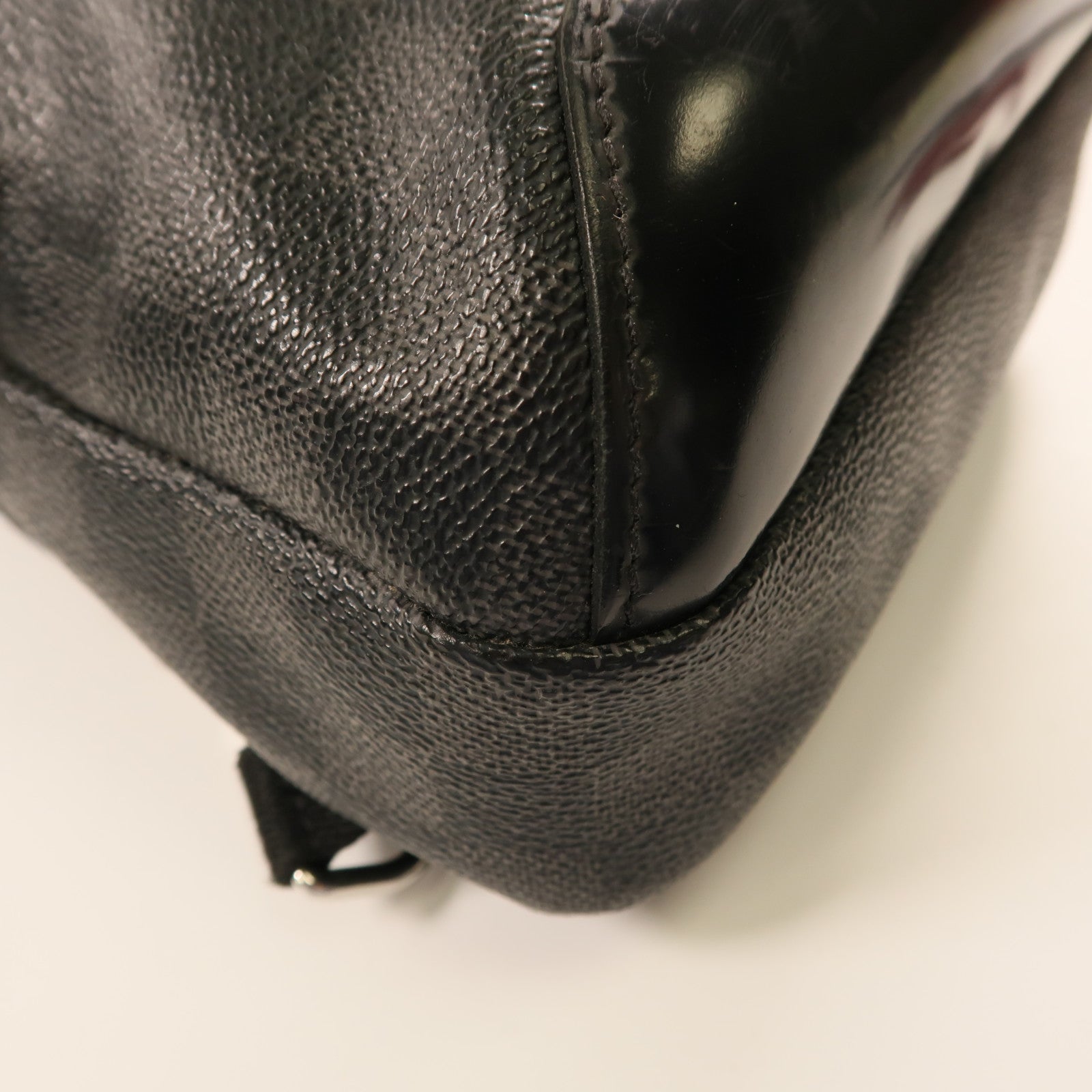 LOUIS VUITTON Damier Graphite Avenue Sling銀扣肩背袋黑色