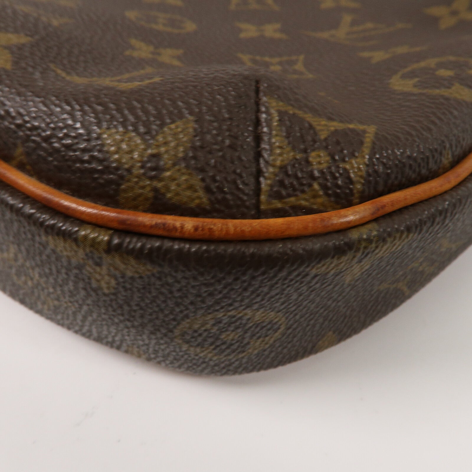 LOUIS VUITTON Monogram Odeon PM肩背袋