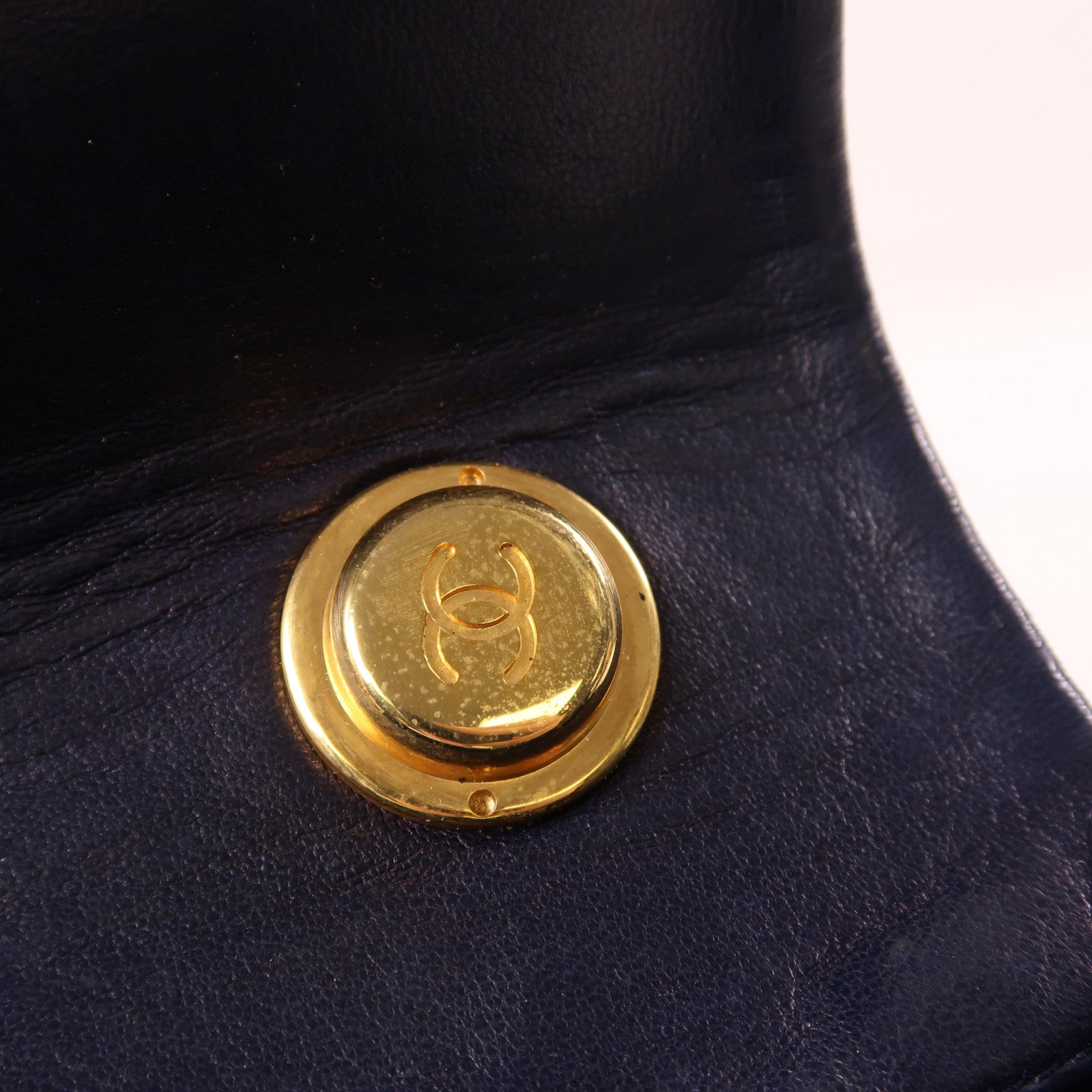 CHANEL 羊皮皮革Handbag金扣手挽袋深藍色