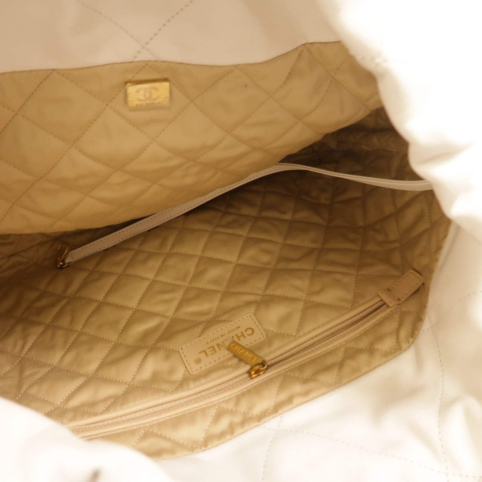 CHANEL 牛皮皮革Chanel 22 Medium肩背袋