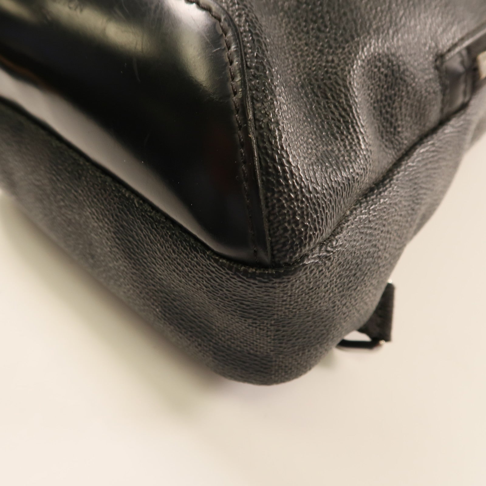 LOUIS VUITTON Damier Graphite Avenue Sling銀扣肩背袋黑色