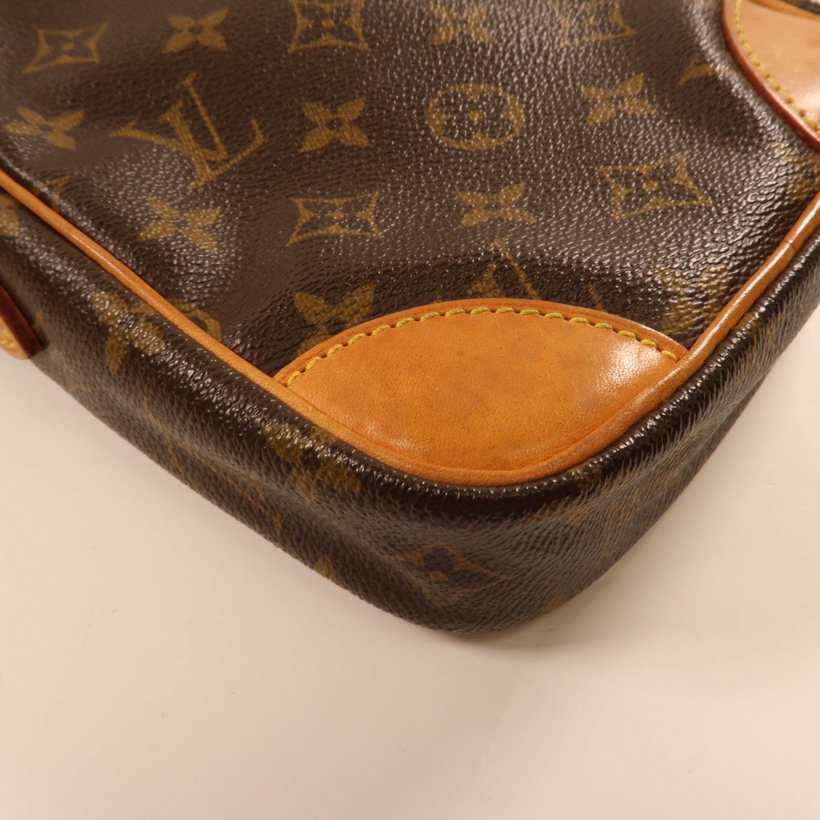 LOUIS VUITTON Monogram Danube金扣肩背袋啡色