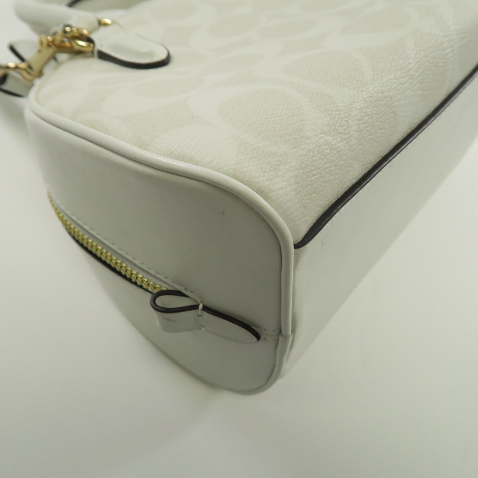 COACH 塗層帆布Sydney Satchel金扣手挽肩背兩用袋白色