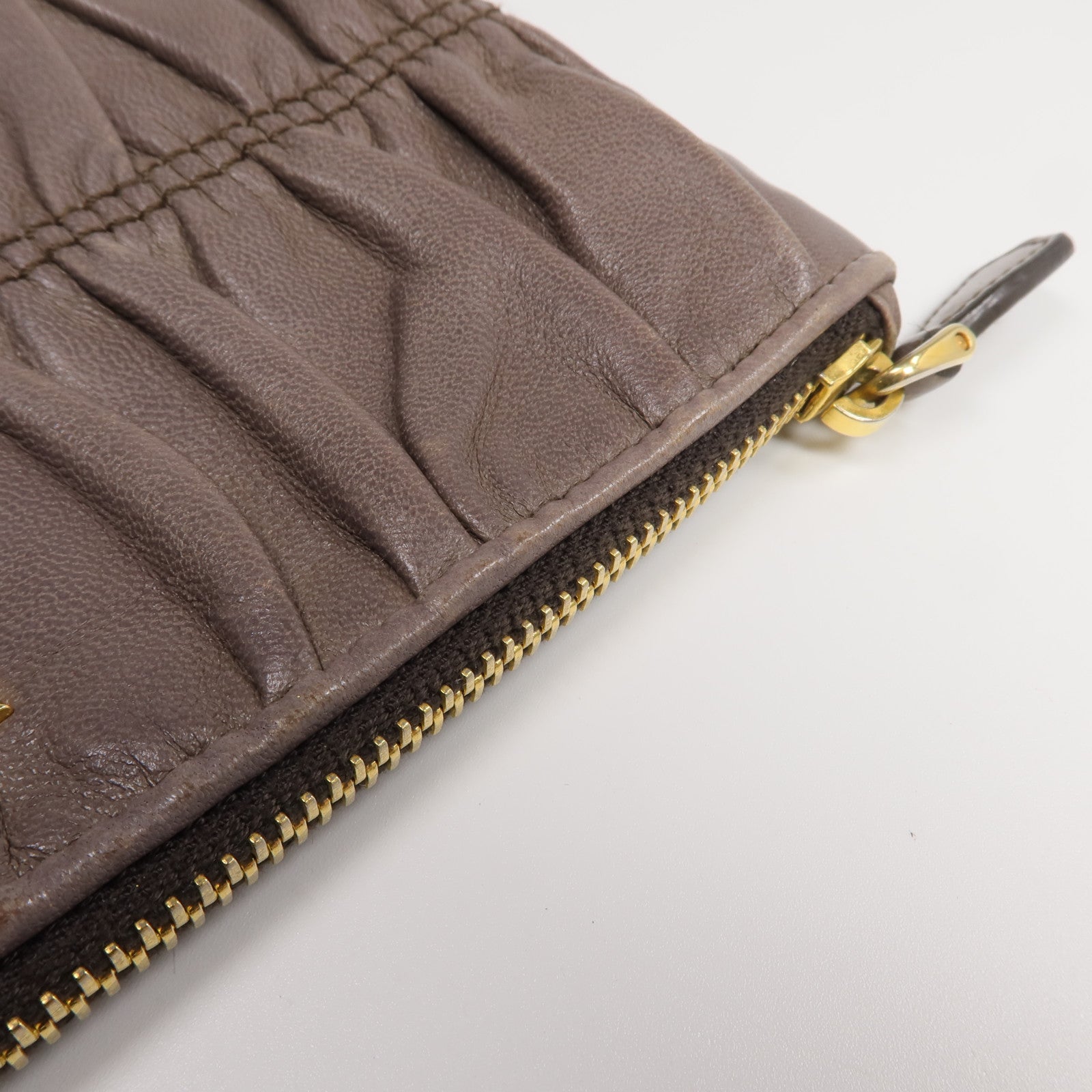 PRADA 牛皮皮革Pouch手拿包