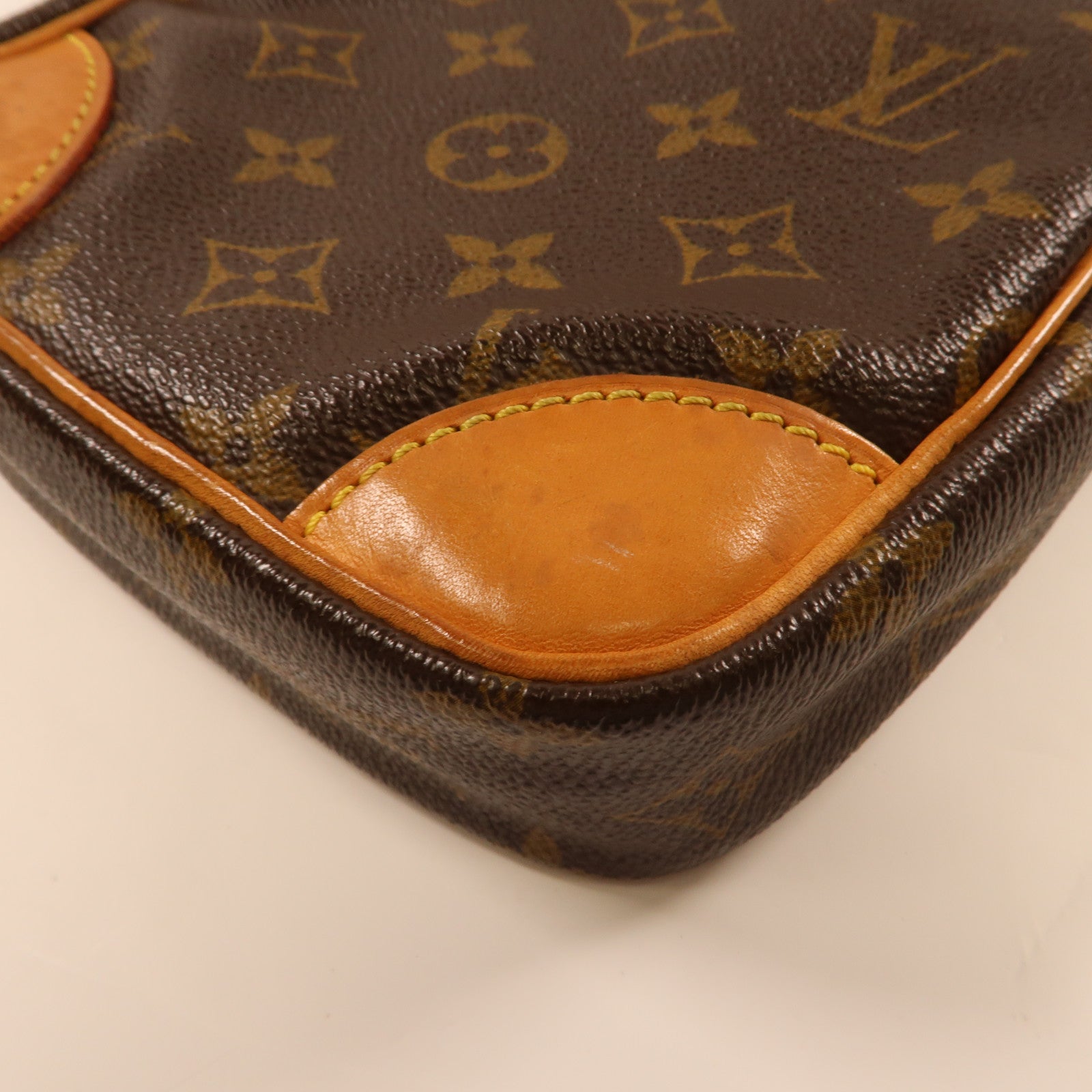 LOUIS VUITTON Monogram Danube金扣肩背袋啡色